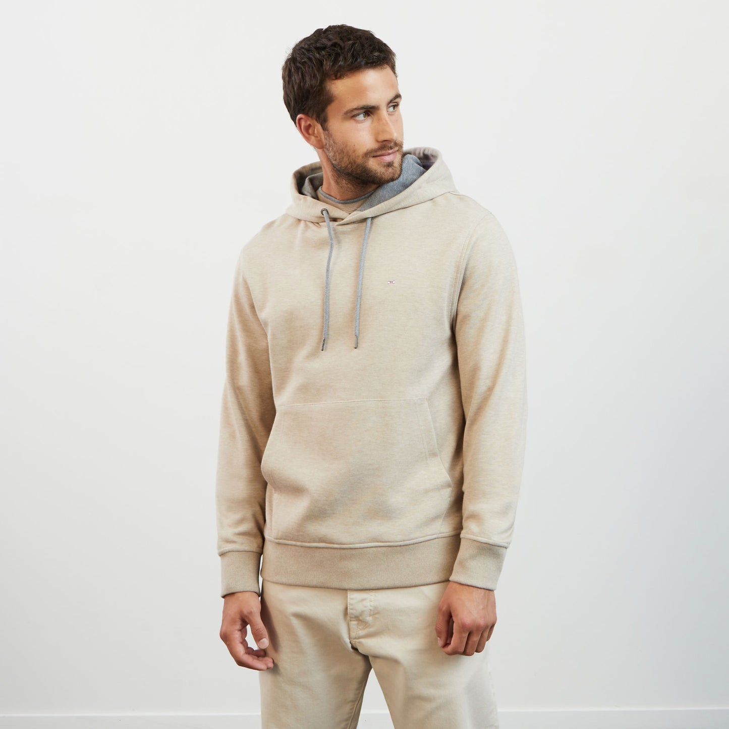 Sweat beige à capuche