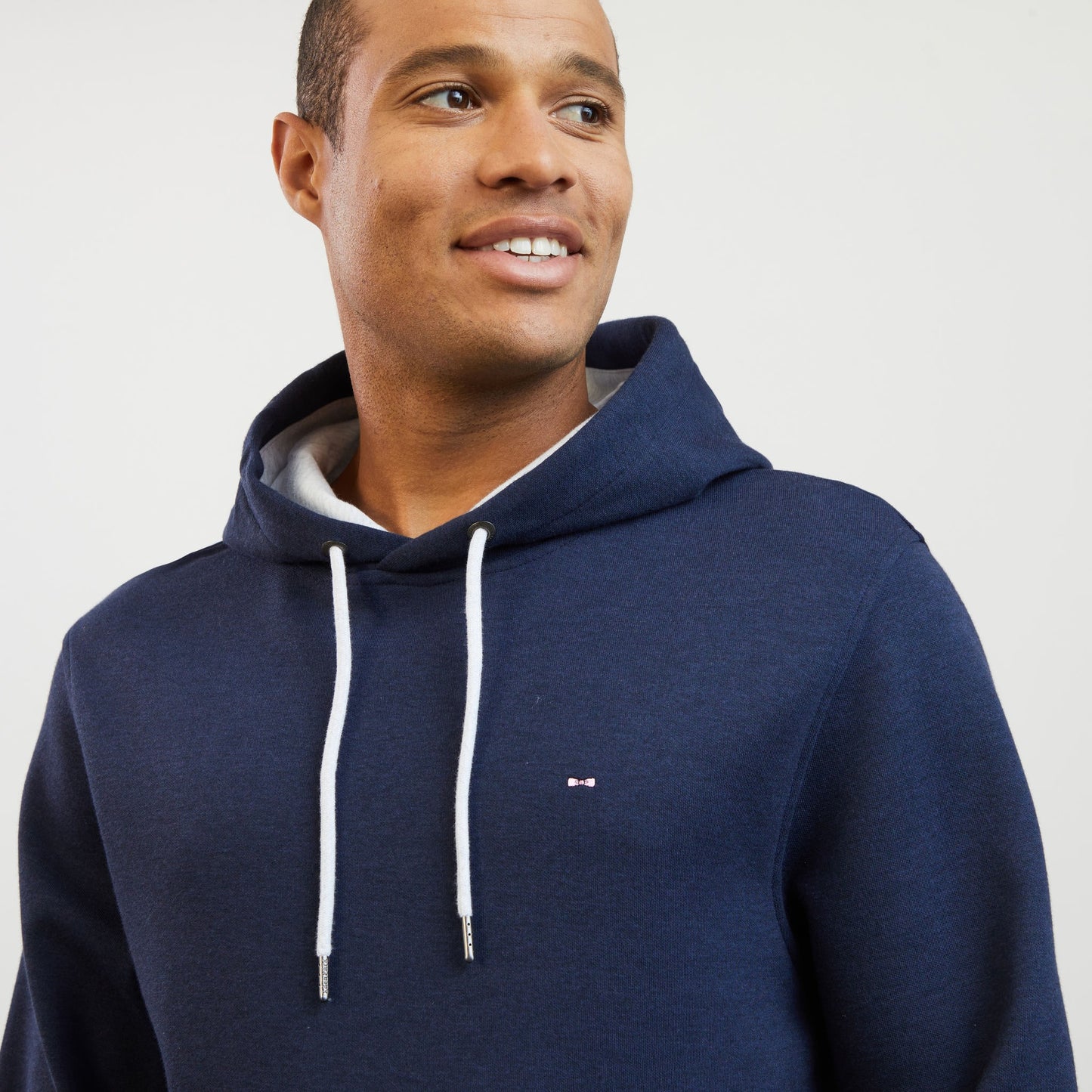 Sweat bleu marine à capuche