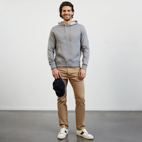 Sweat gris à capuche - Image 1