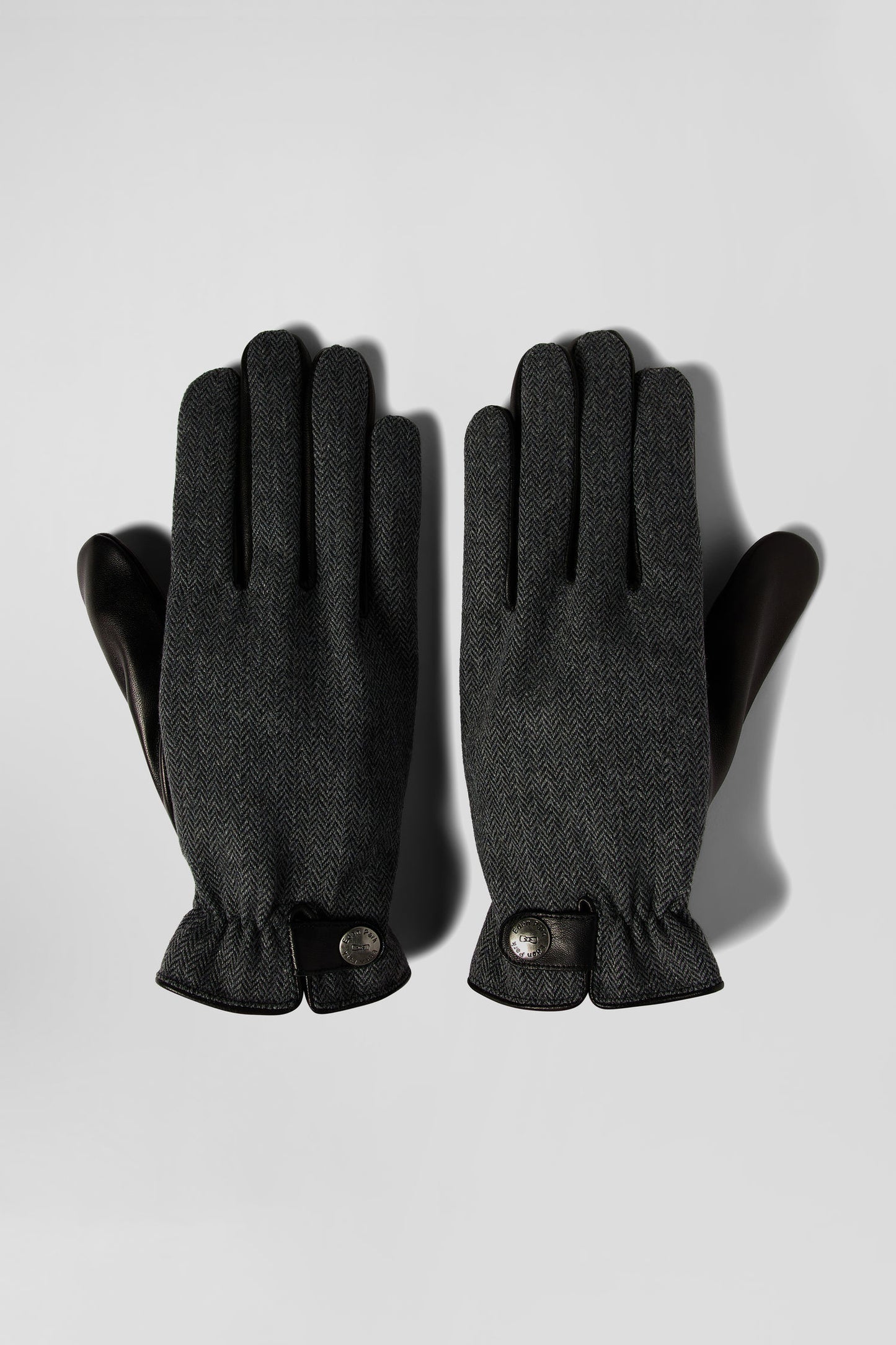 Black smooth leather gloves