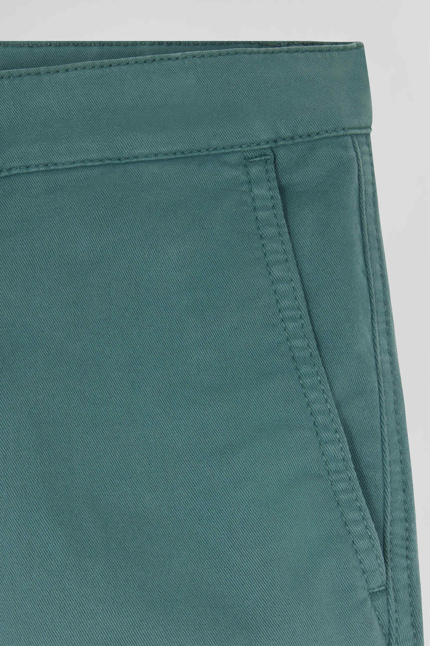 Pantalon chino vert en gabardine de coton stretch coupe Regular