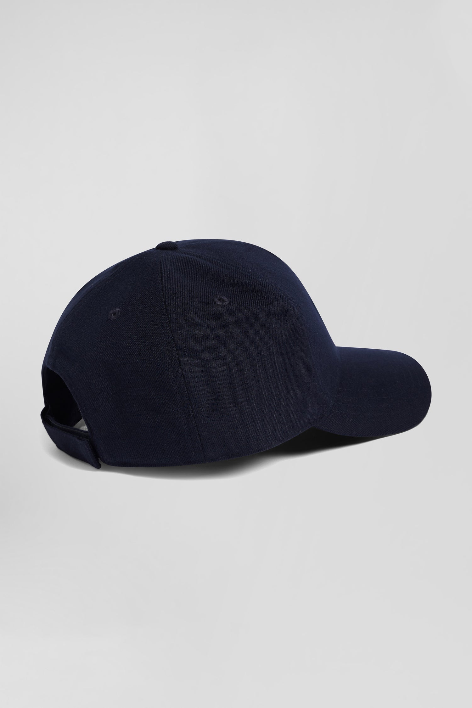 Casquette bleu marine emblème nœud papillon