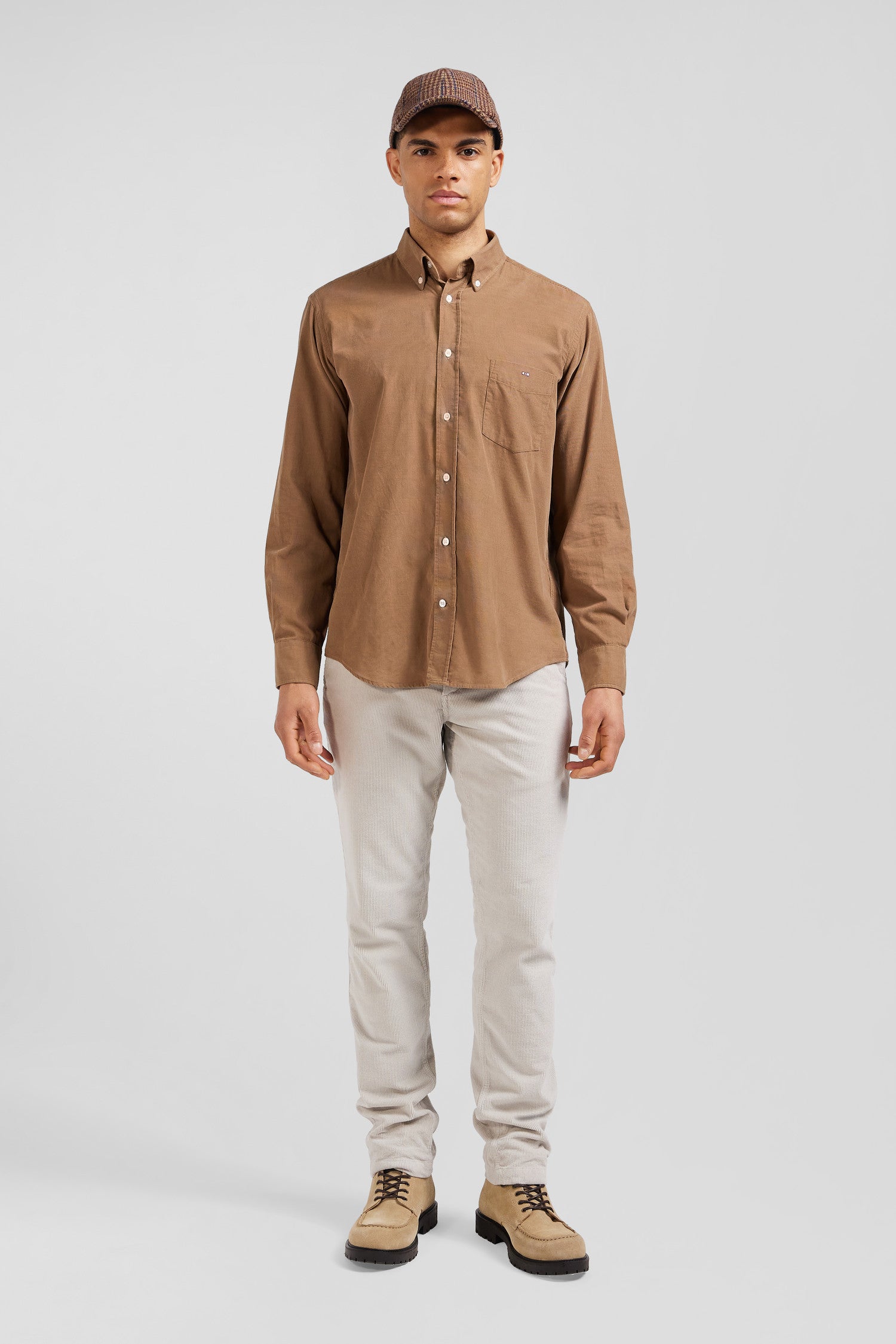 Chemise en coton uni camel col boutonné et poche poitrine coupe Regular