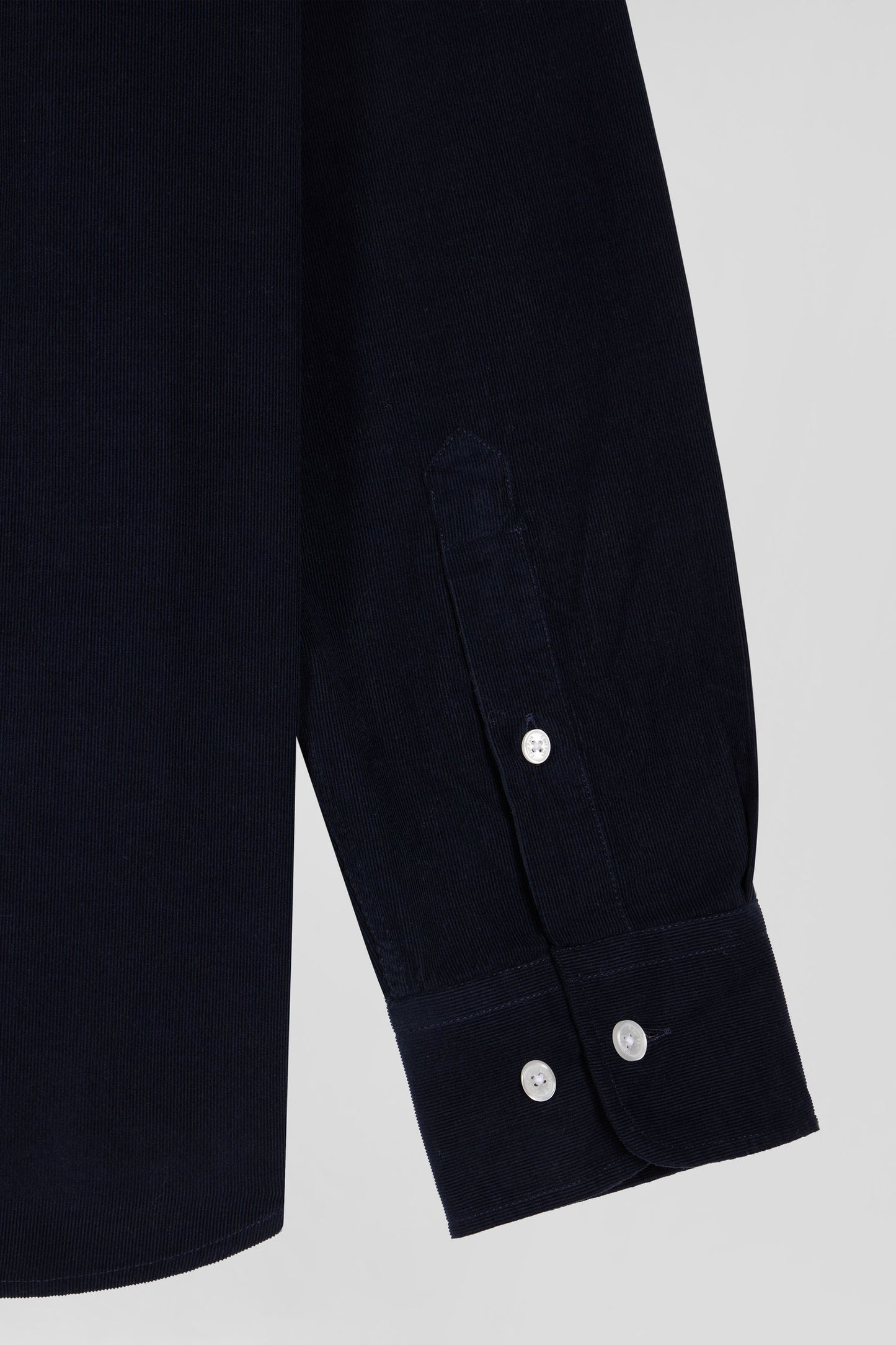 Navy corduroy shirt with button-down collar and regular-fit breast pocket