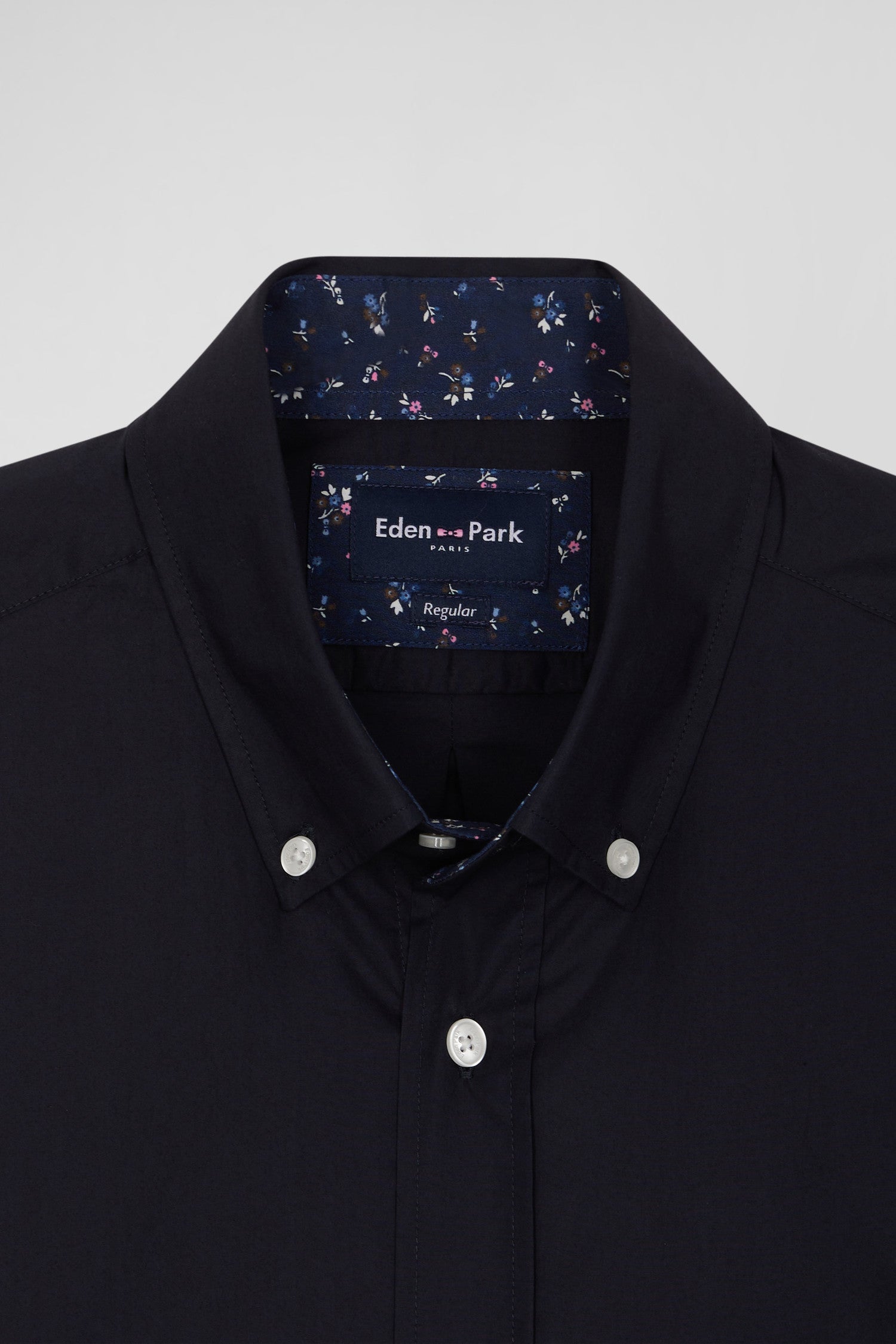 Regular navy blue cotton poplin shirt with button-down collar and printed elbow patches