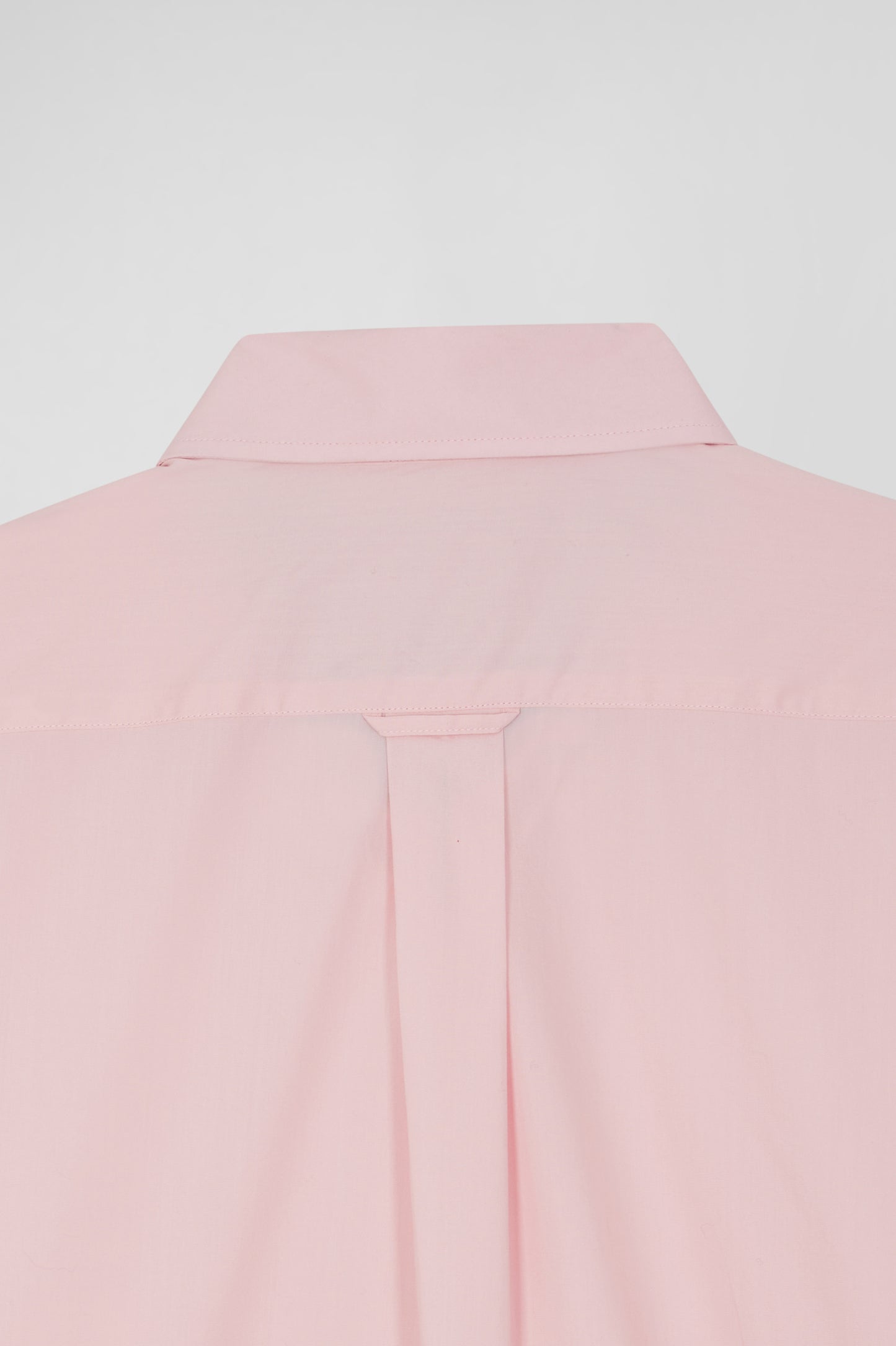 Chemise en popeline de coton rose col boutonné et coudières imprimées coupe Regular