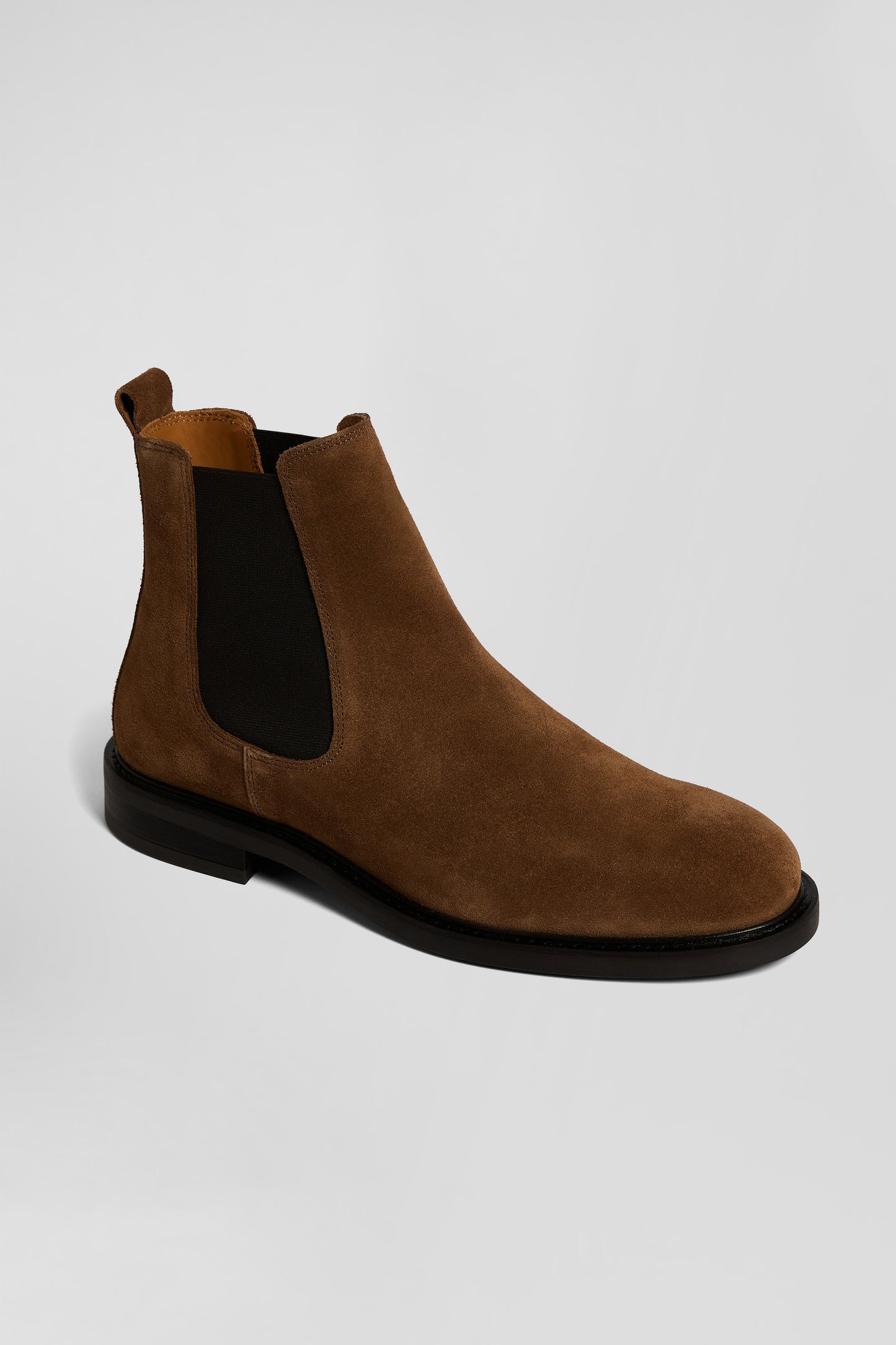 Brown cowhide leather Chelsea boots