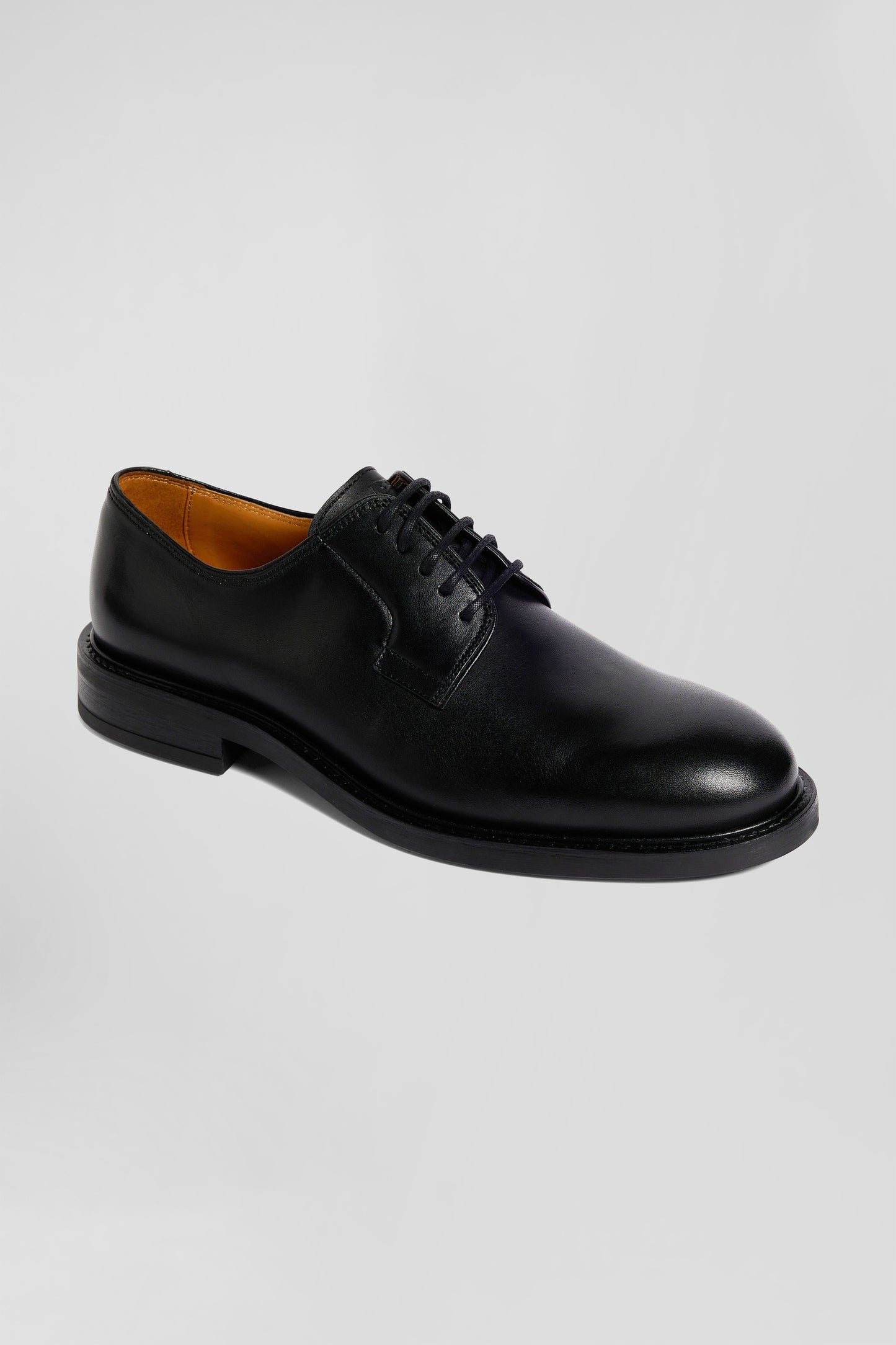 Derbies lacés en cuir noir