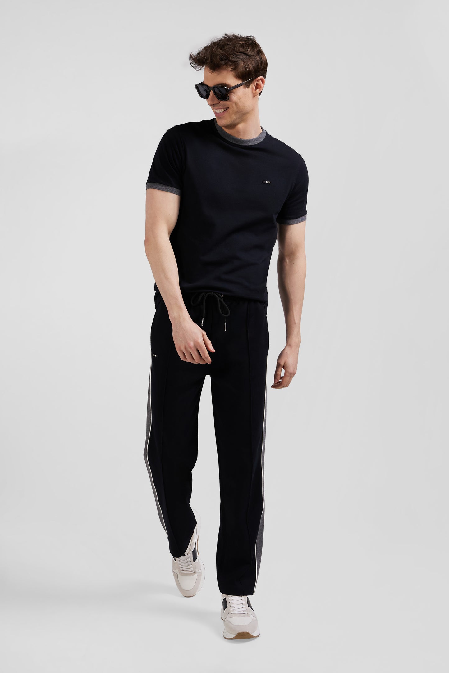 Pantalon jogging en coton mélangé noir coupe Regular passepoil jambes