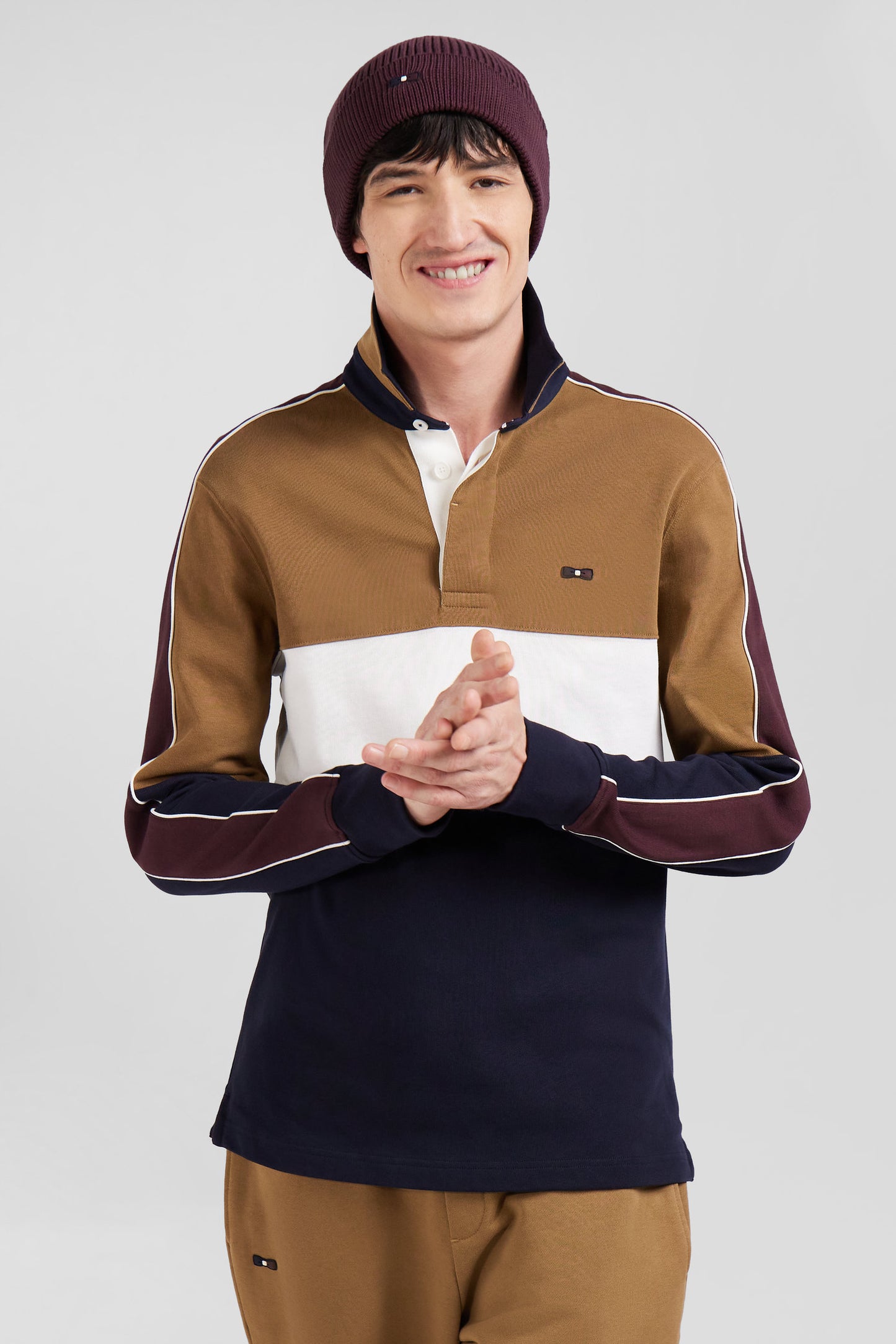 Long-sleeved jersey in hazelnut cotton with back embroidery and regular fit piping
