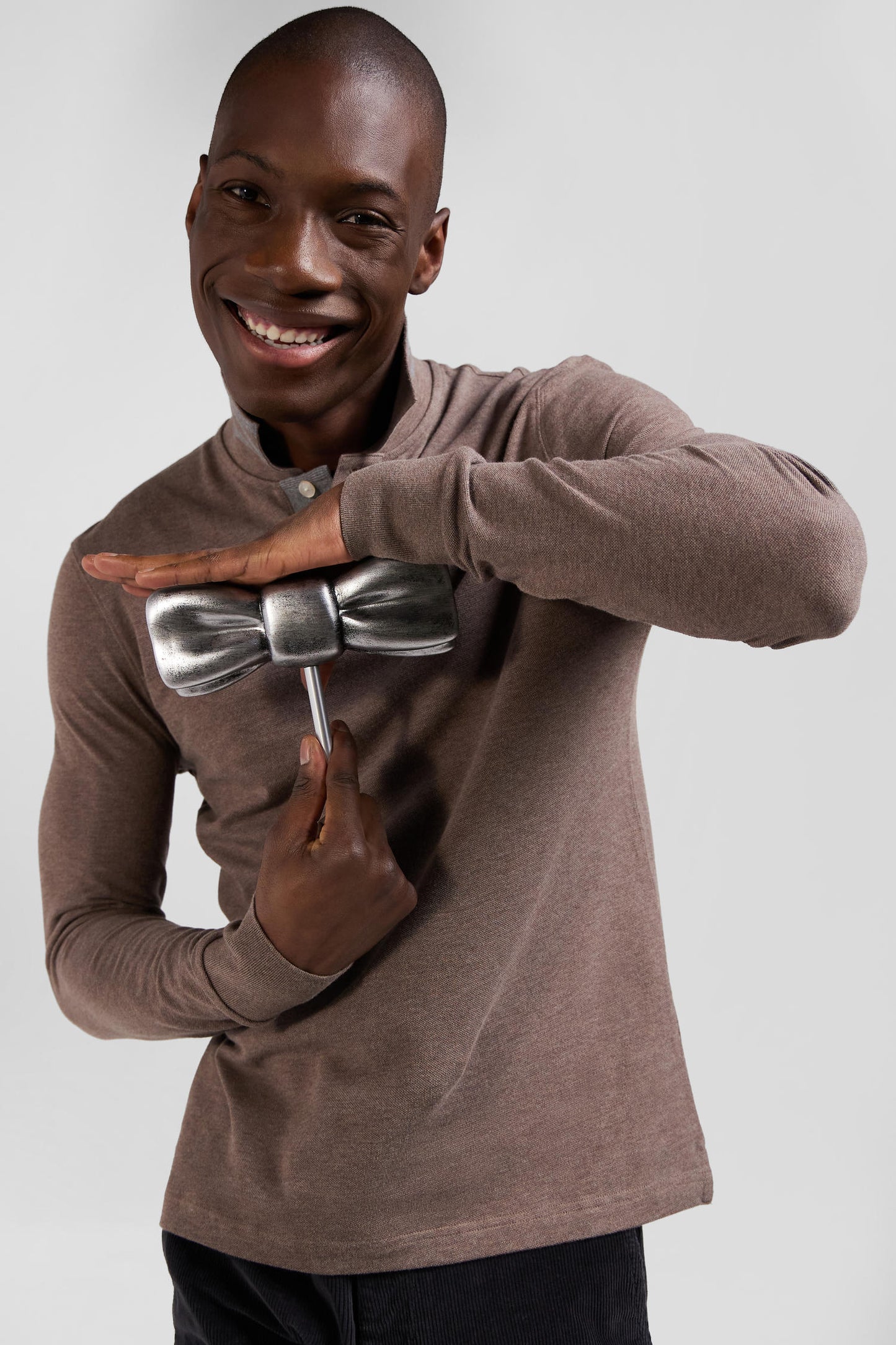 Long-sleeved brown cotton piqué polo shirt