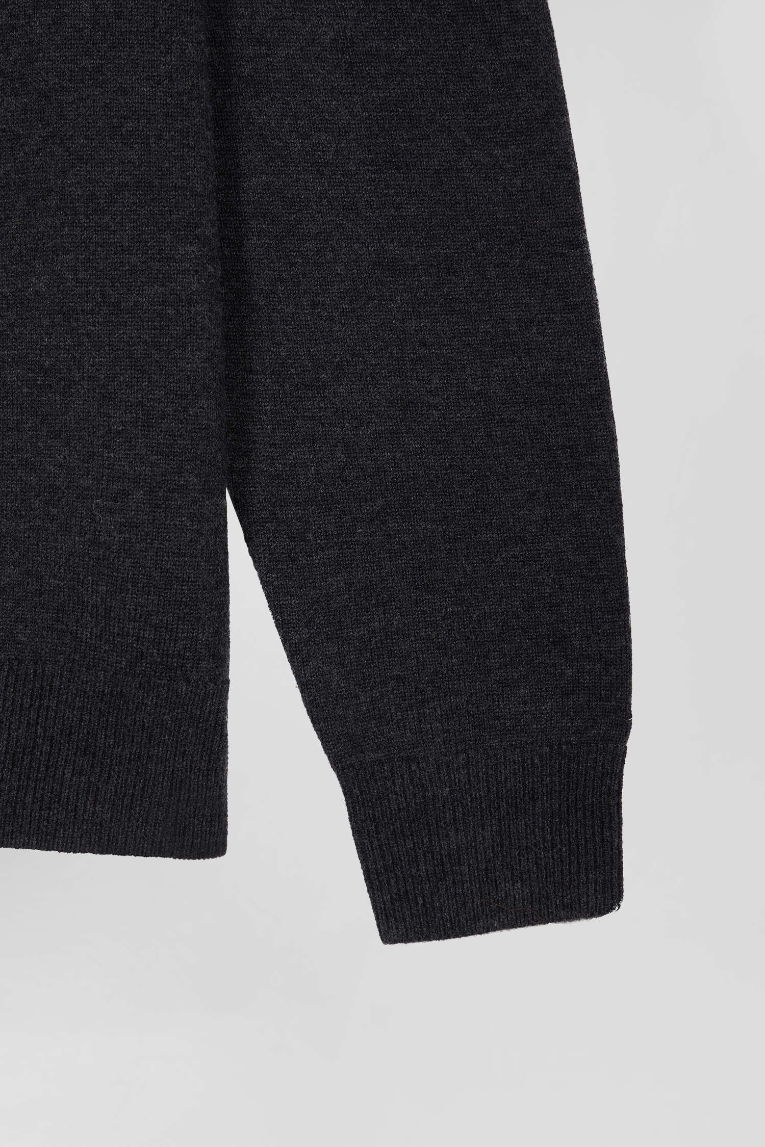 Regular anthracite grey wool and cotton V-neck jumper with striped details