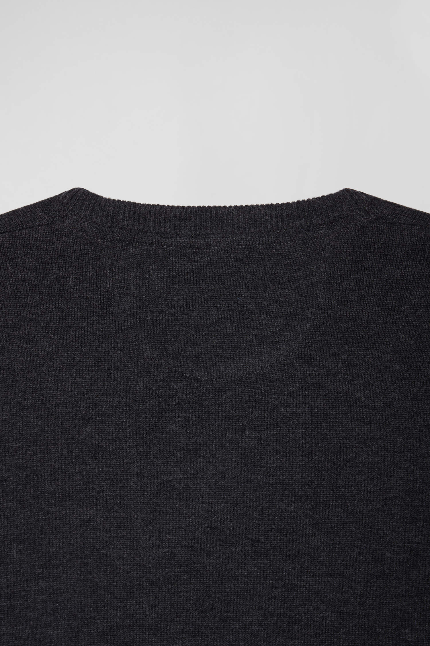 Regular anthracite grey wool and cotton V-neck jumper with striped details