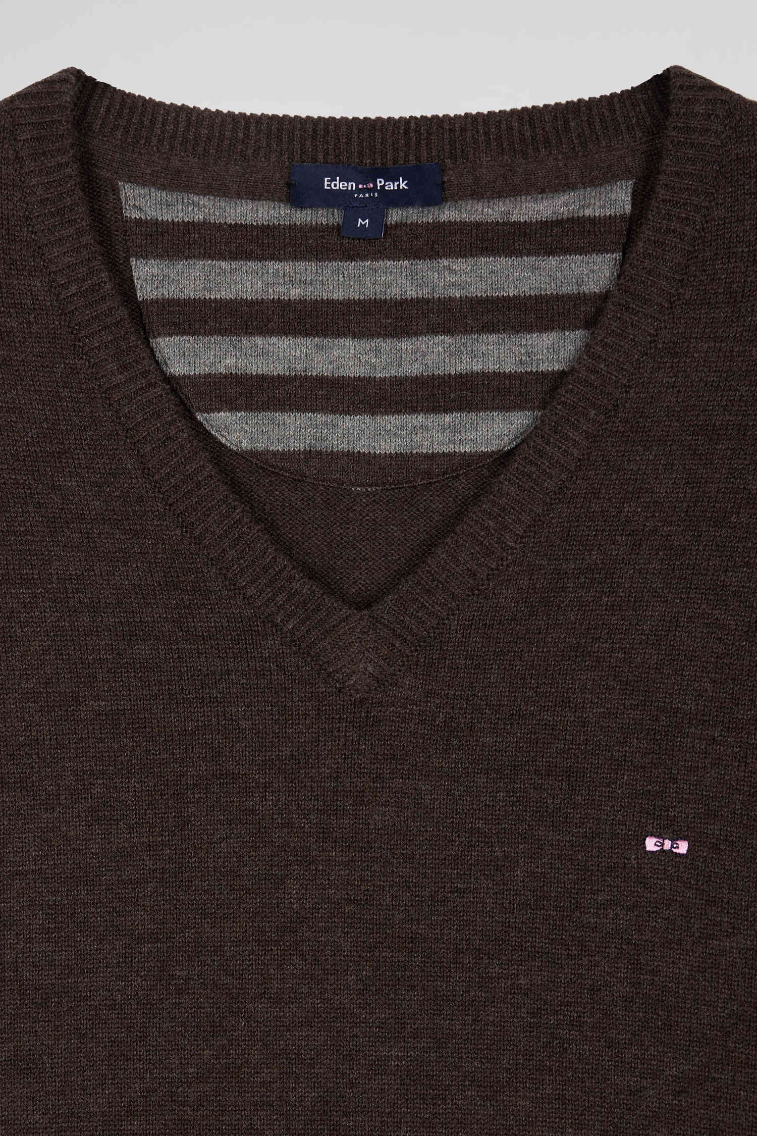 Regular brown wool and cotton V-neck jumper with striped details