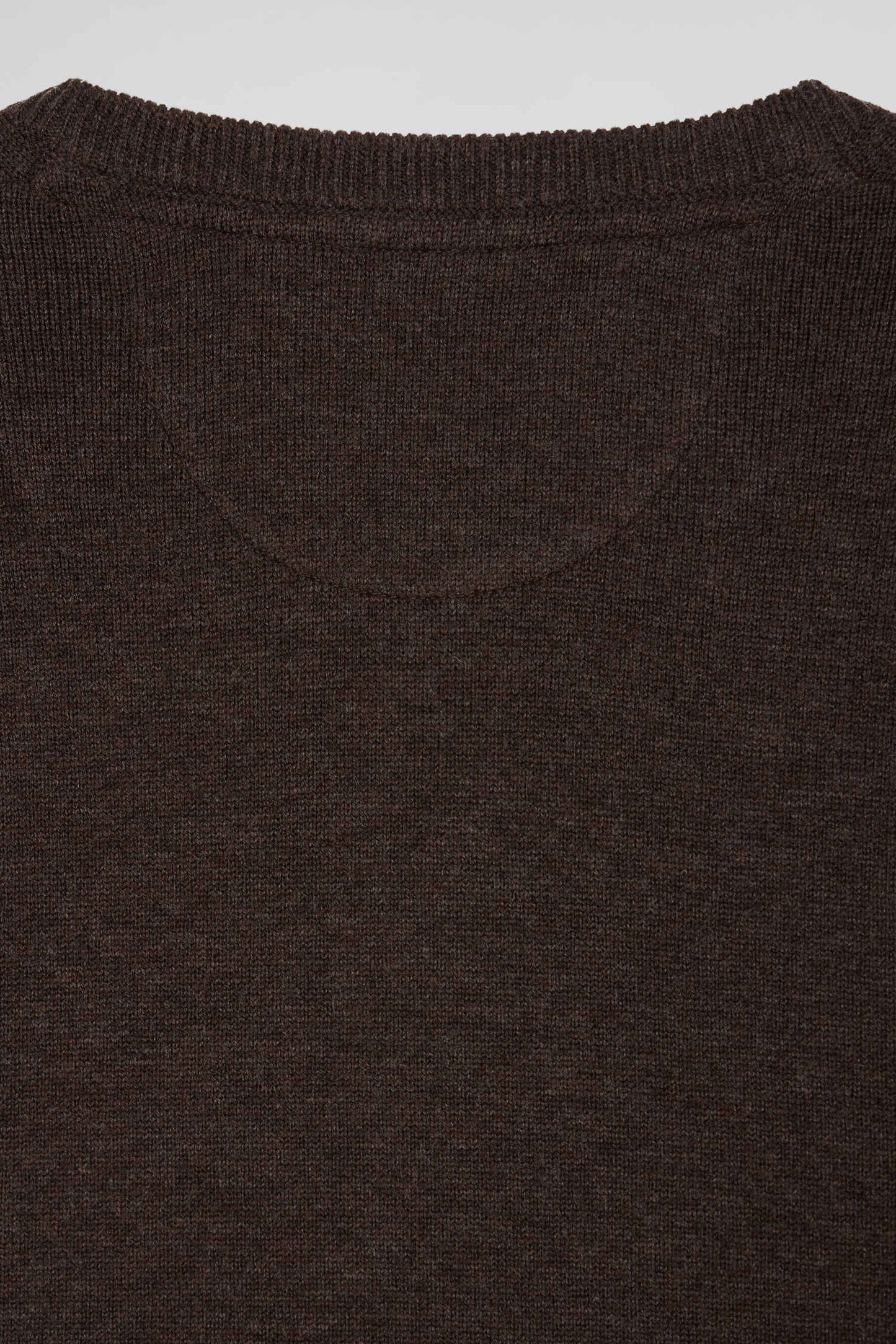 Regular brown wool and cotton V-neck jumper with striped details