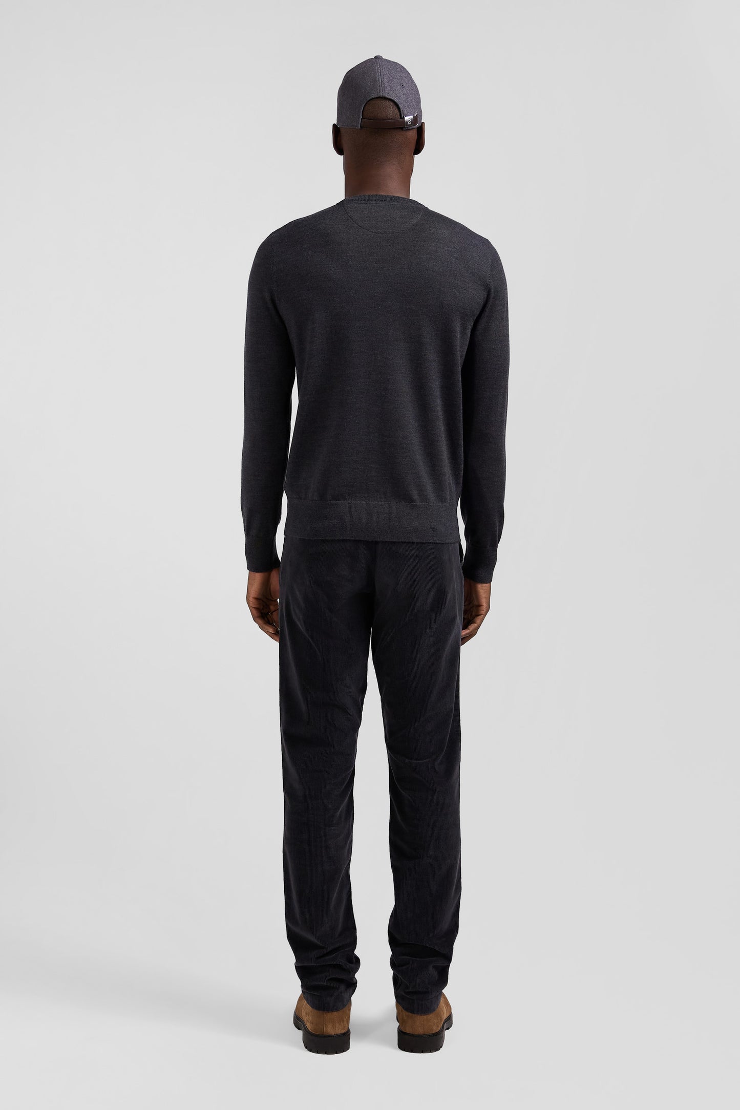 Regular anthracite grey merino wool V-neck jumper