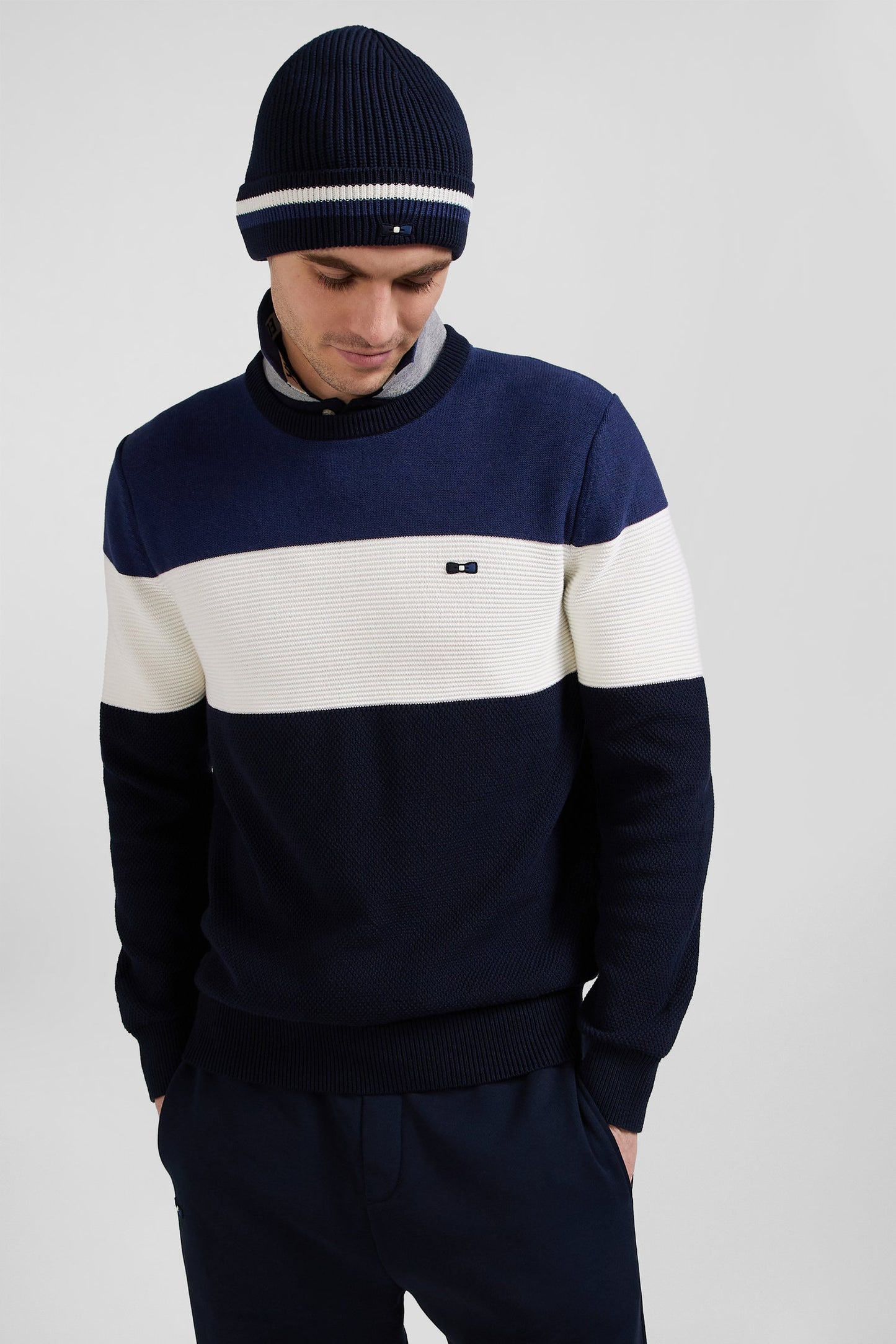 Pull col rond en coton bleu marine et bleu à jeux de maille coupe Regular