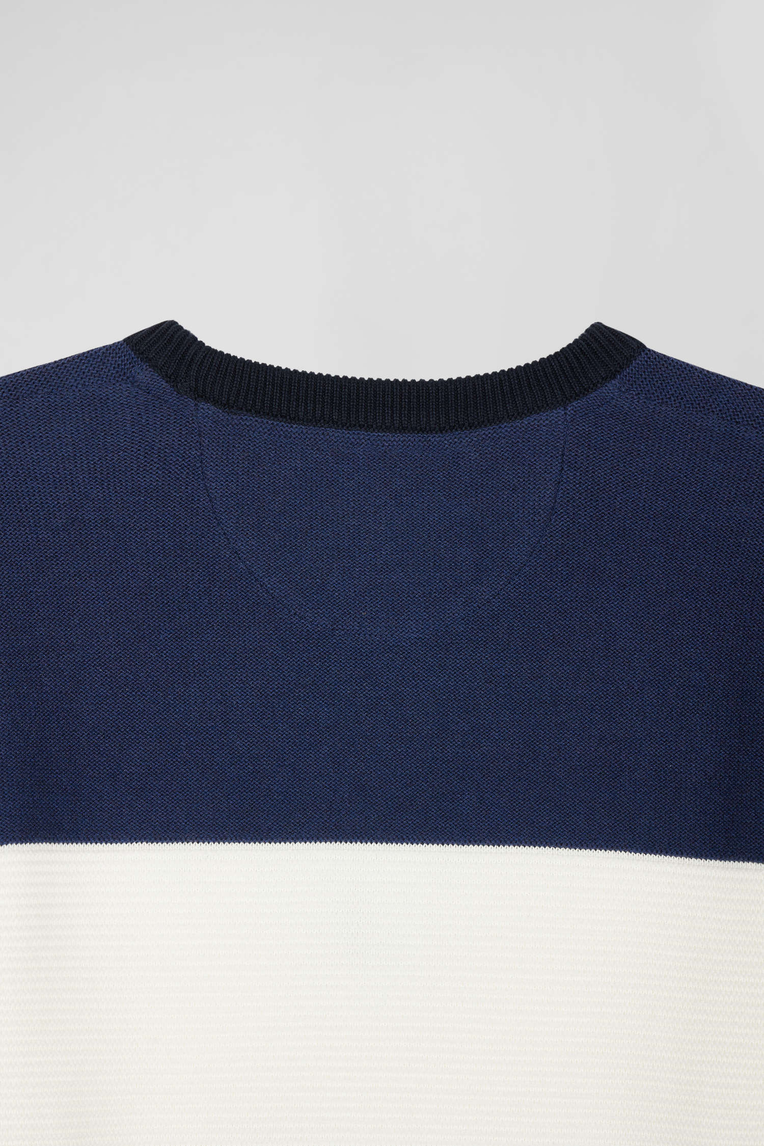 Pull col rond en coton bleu marine et bleu à jeux de maille coupe Regular