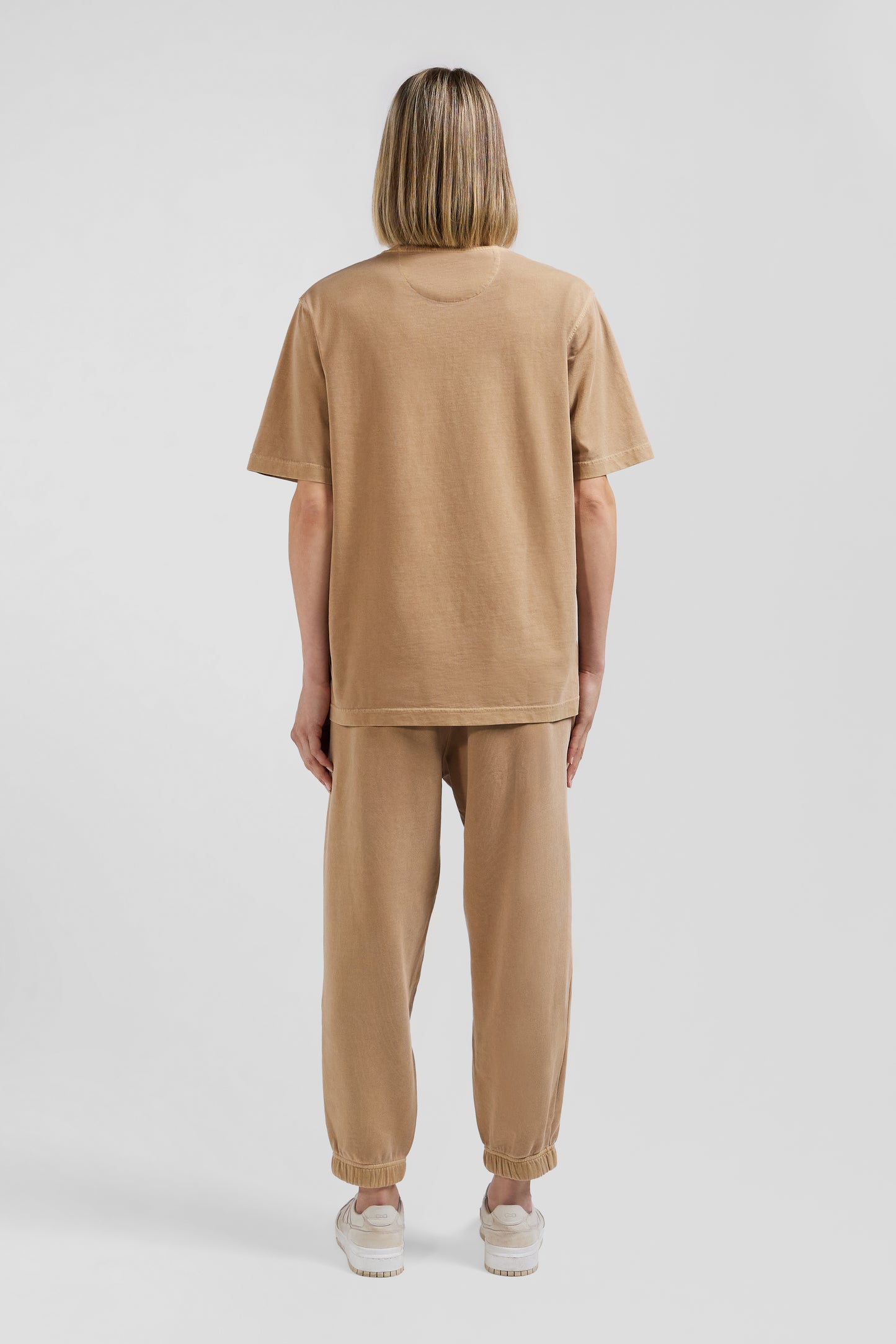Unisex short-sleeved T-shirt in plain hazelnut overdyed cotton, Oversized cut