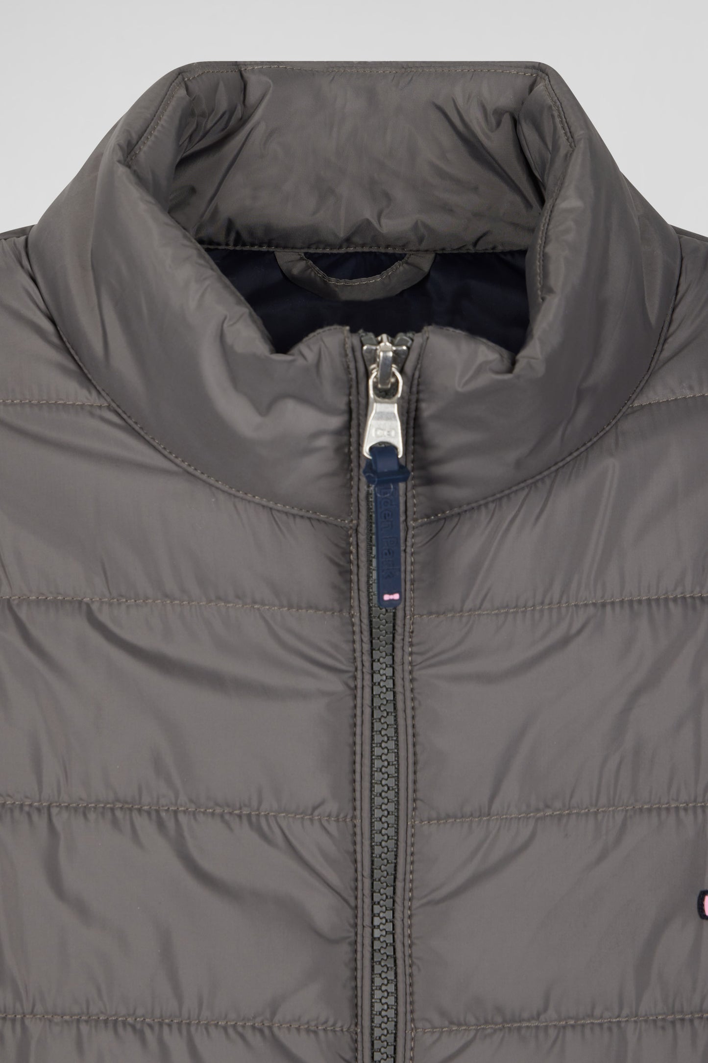 Doudoune sans manches matelassée à col montant gris