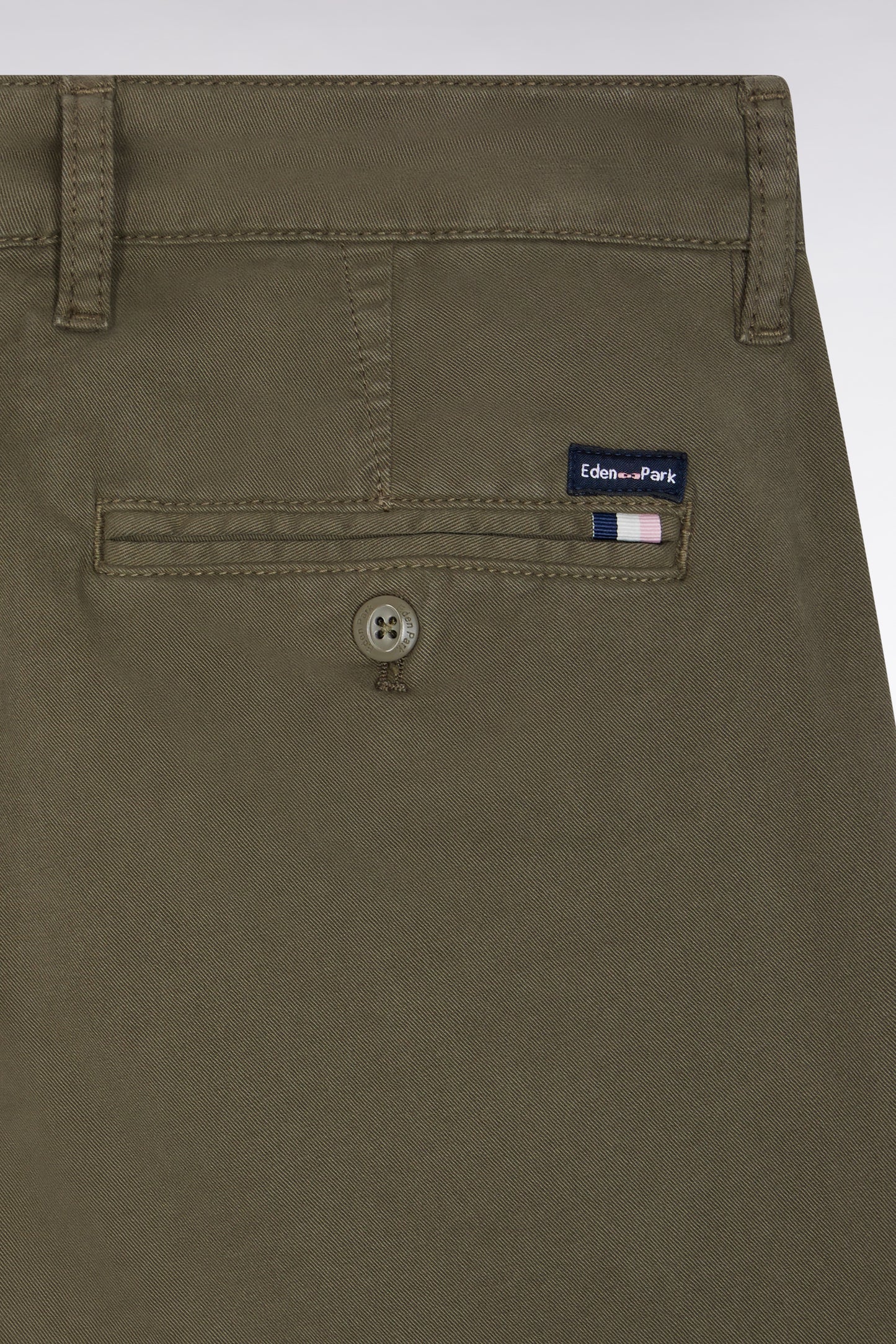 Pleatless chino pants in khaki stretch cotton