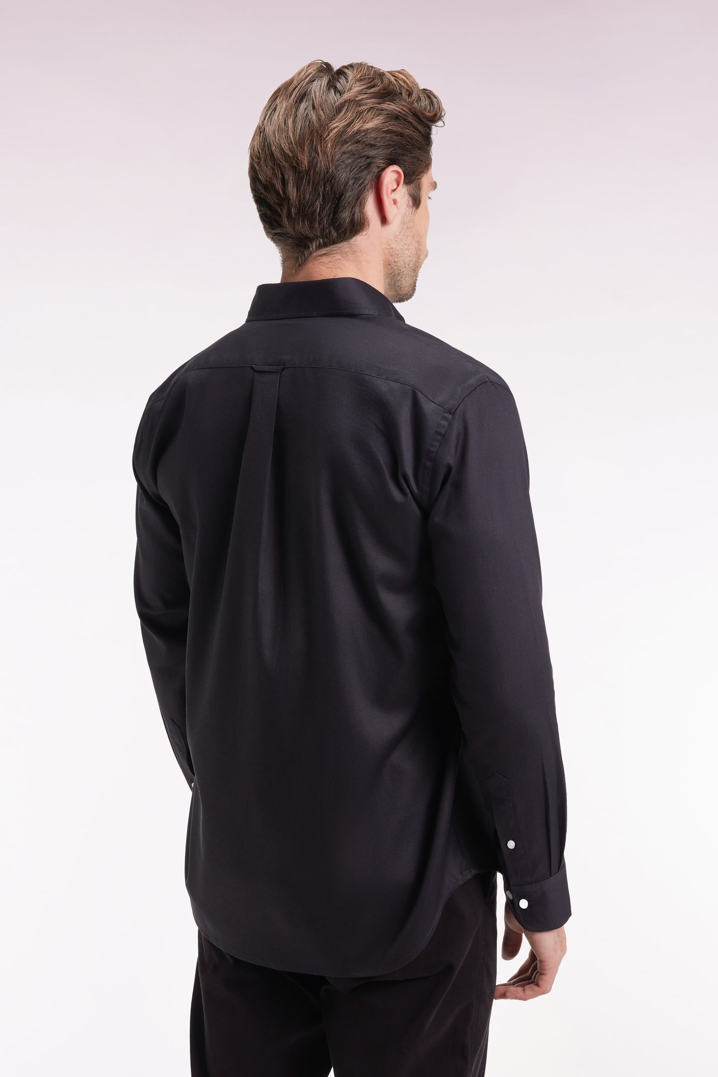 Chemise en coton piqué noir coupe droite