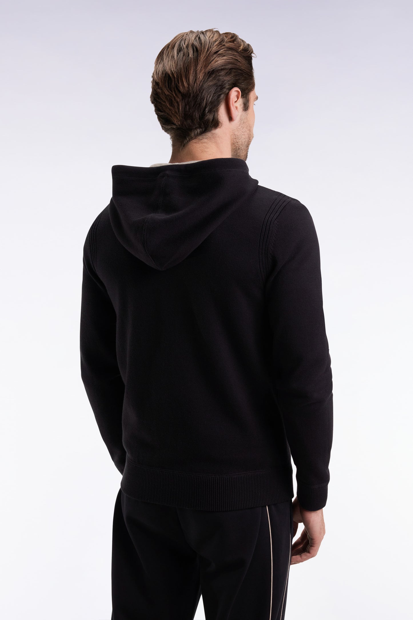 Pull à capuche zippé en coton noir coupe droite