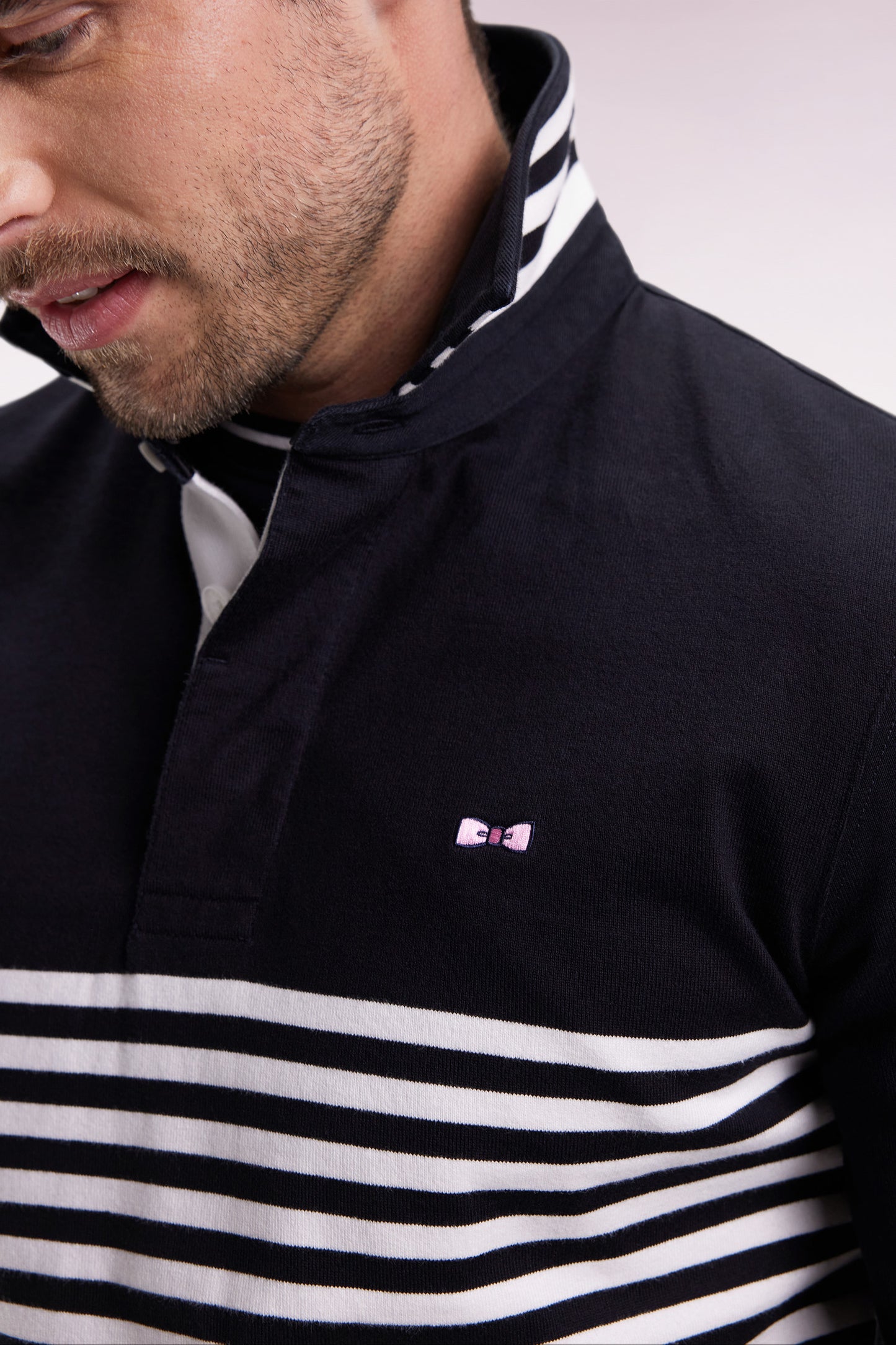 Maillot à manches longues en jersey épais noir rayé coupe droite