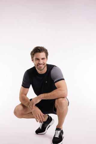 T-shirt à manches courtes contrastées en coton noir