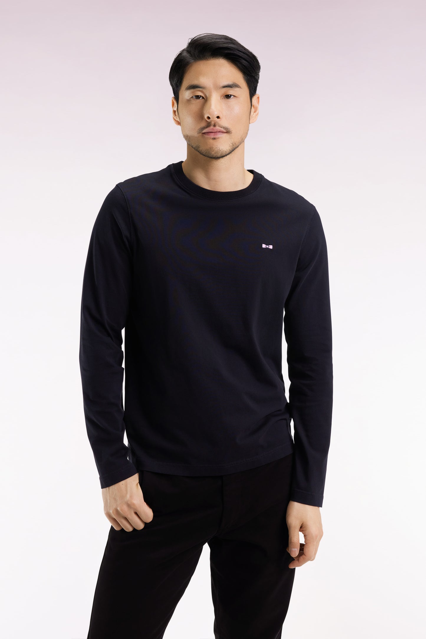 Long-sleeved round-neck T-shirt in black cotton