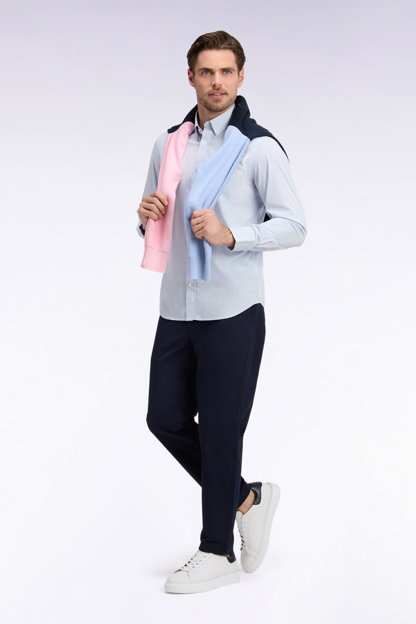 Pantalon chino sans plis en piqué de coton stretch marine coupe regular