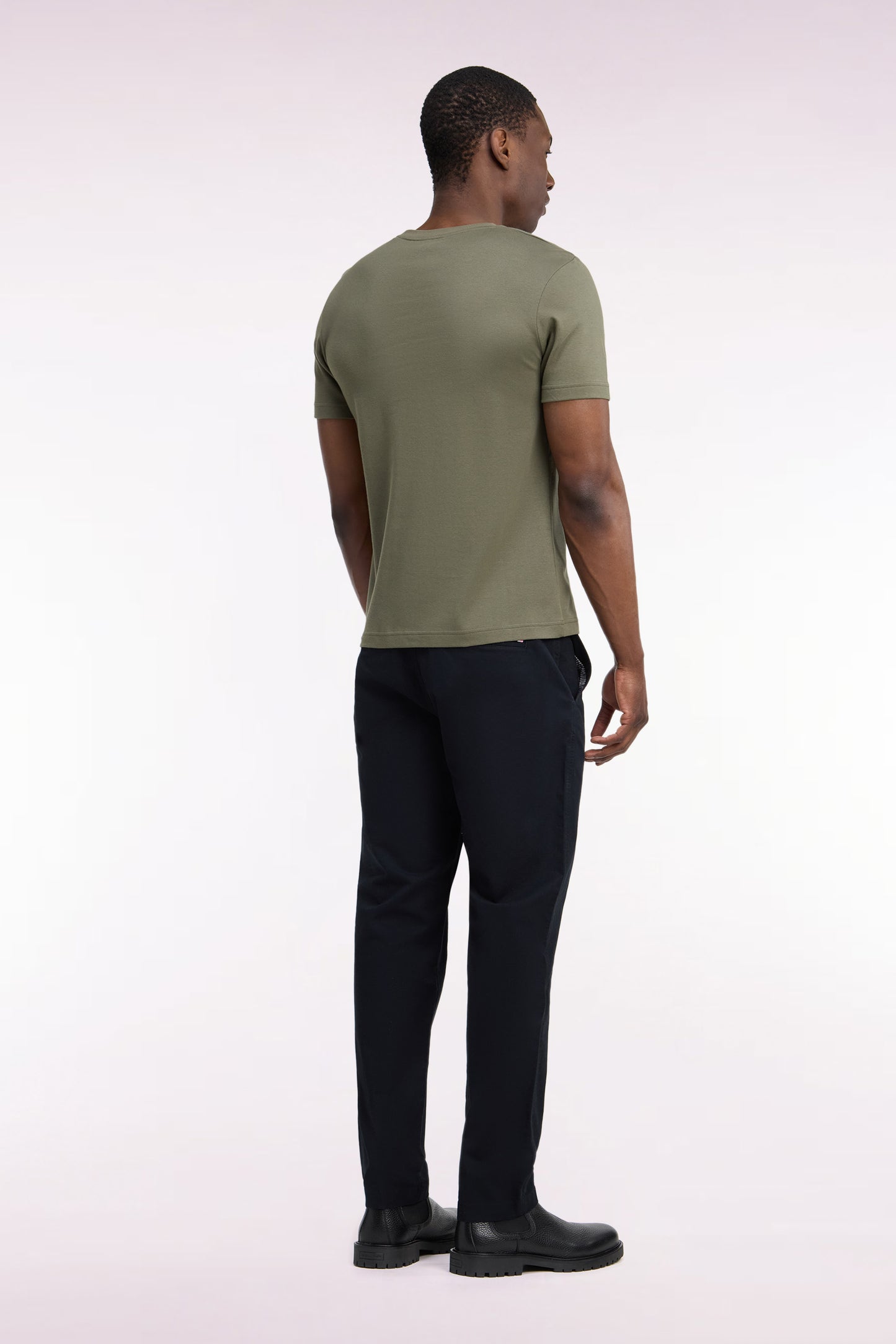 Pantalon chino sans plis en piqué de coton stretch noir coupe regular