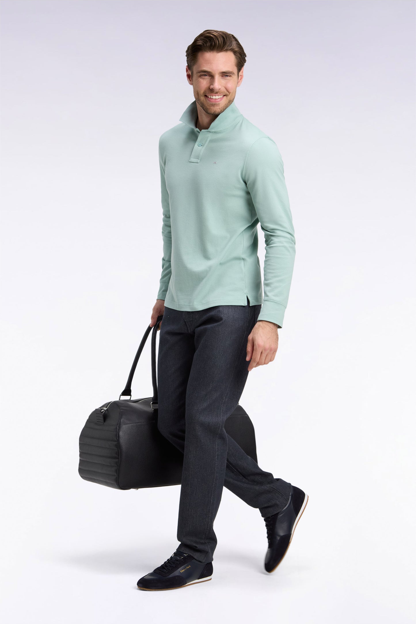 Jean en denim stretch gris foncé coupe regular