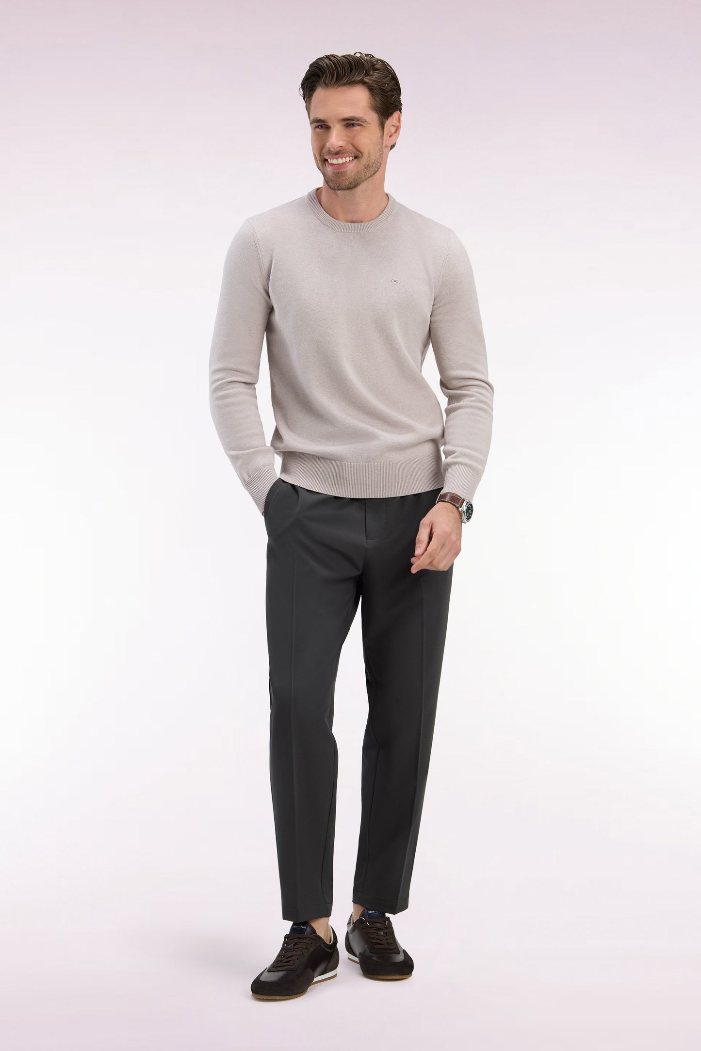Pantalon à taille élastiquée en nylon stretch technique kaki coupe Modern