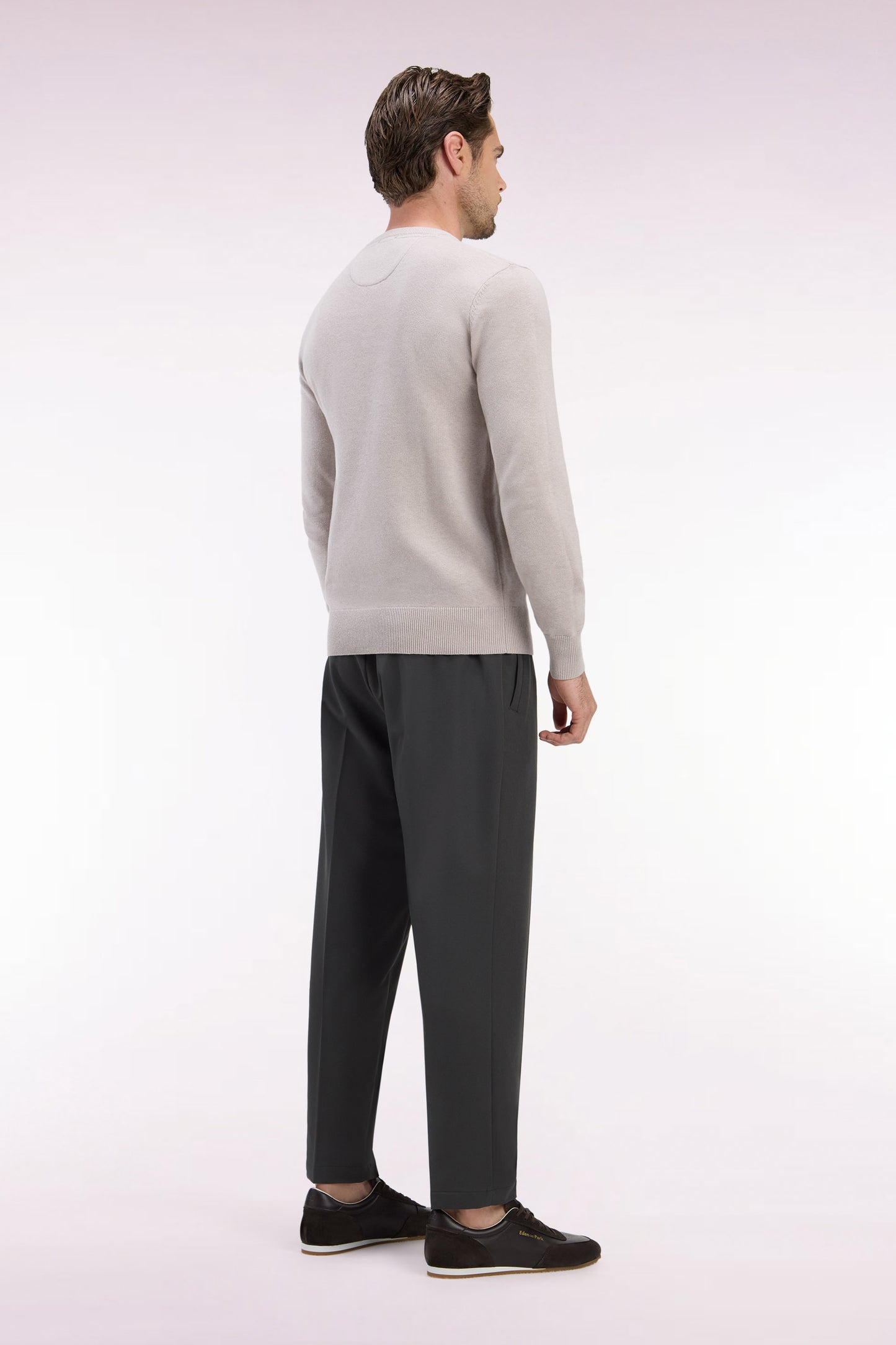 Pantalon à taille élastiquée en nylon stretch technique kaki coupe Modern