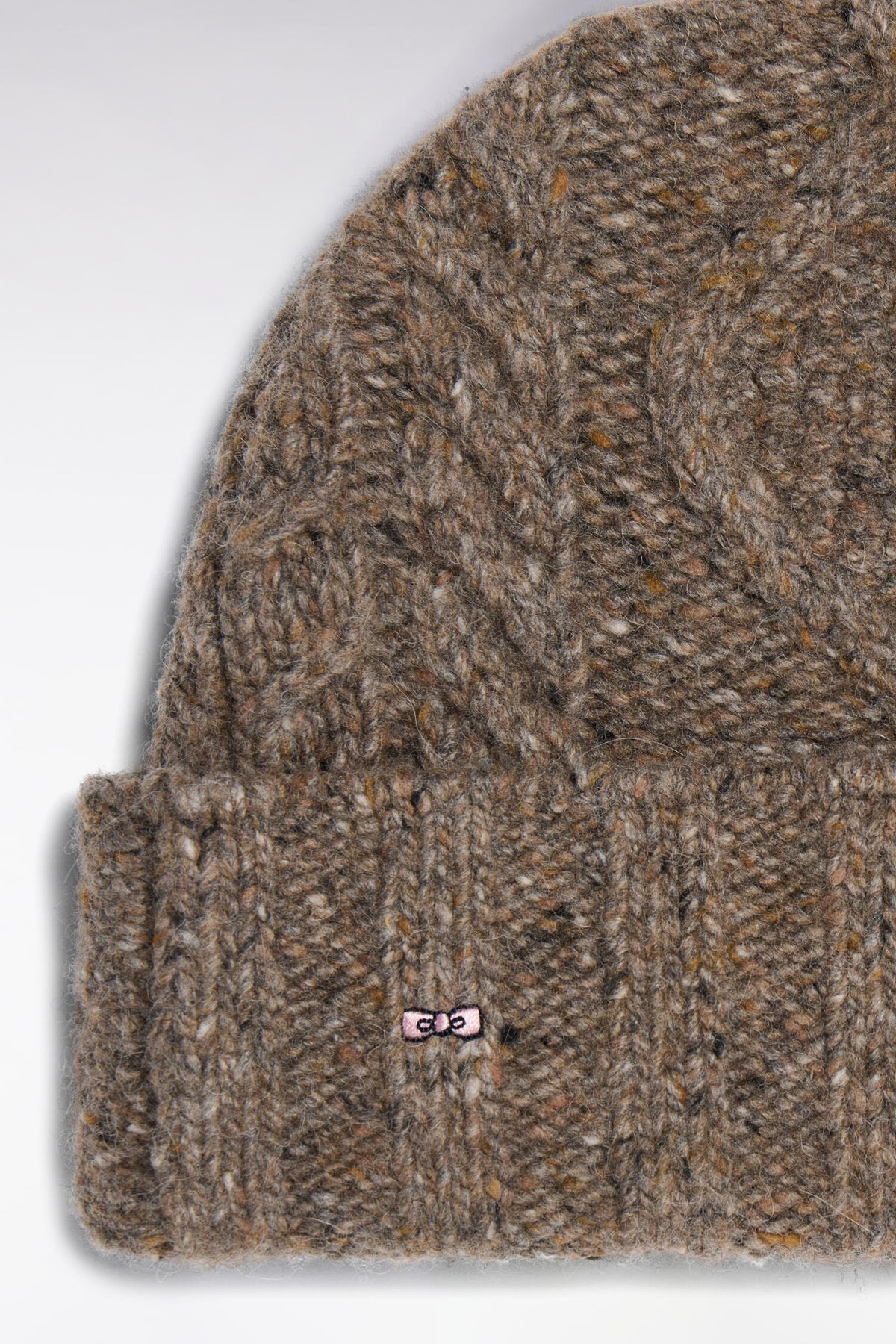 Bonnet en maille torsadée marron