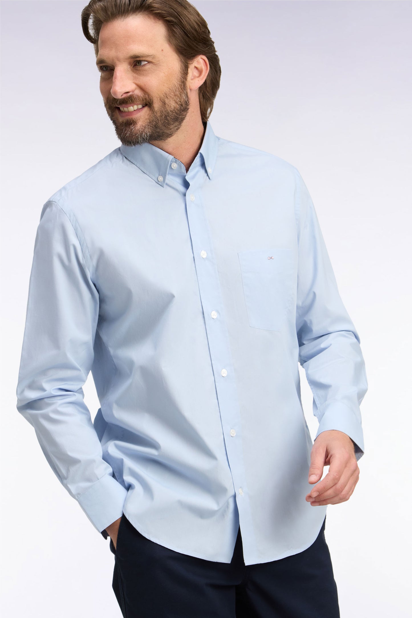 Chemise en coton ciel à détails micromotifs coupe droite