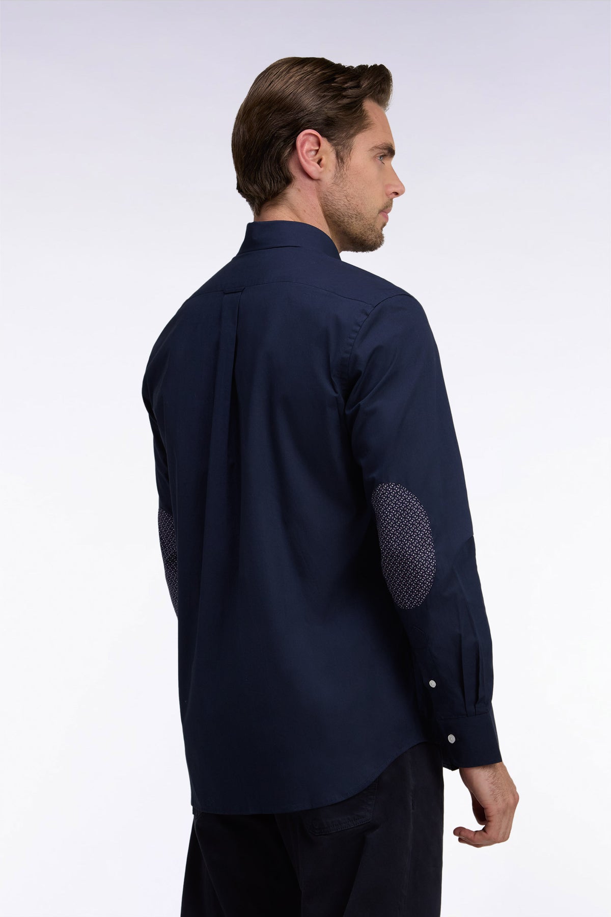 Chemise en coton marine à détails micromotifs coupe droite