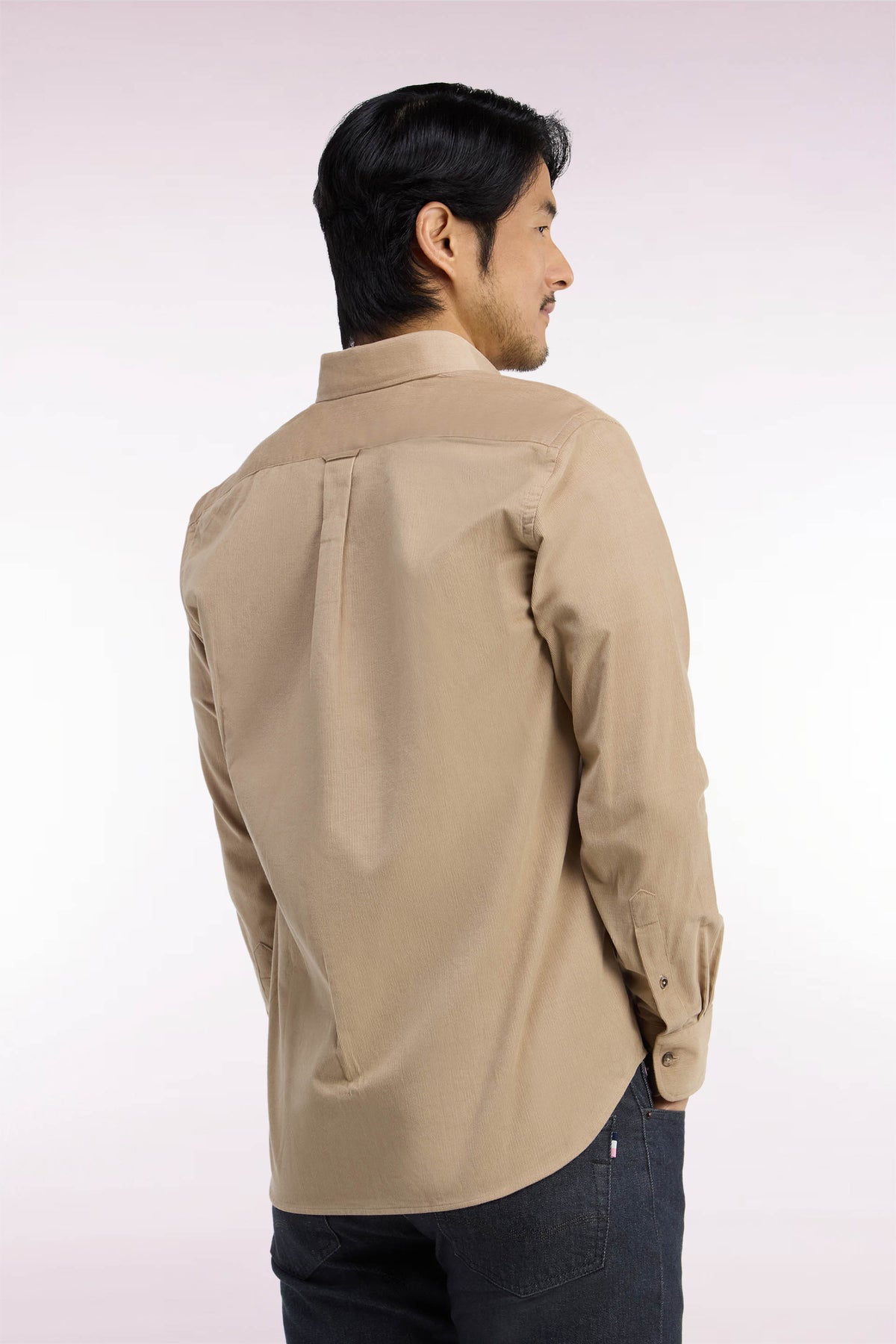 Chemise en coton côtelé beige coupe droite
