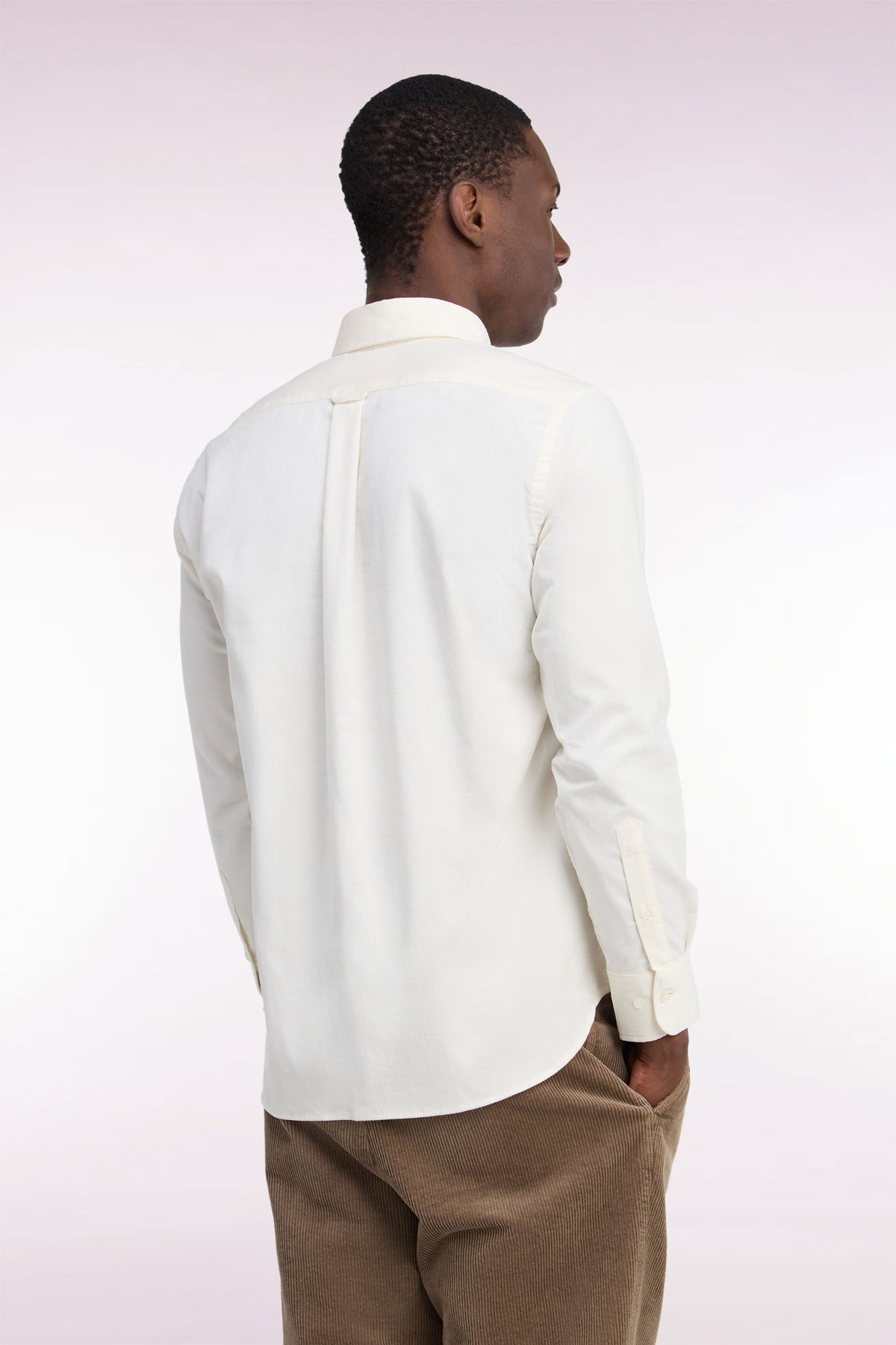 Chemise en coton côtelé écru coupe droite