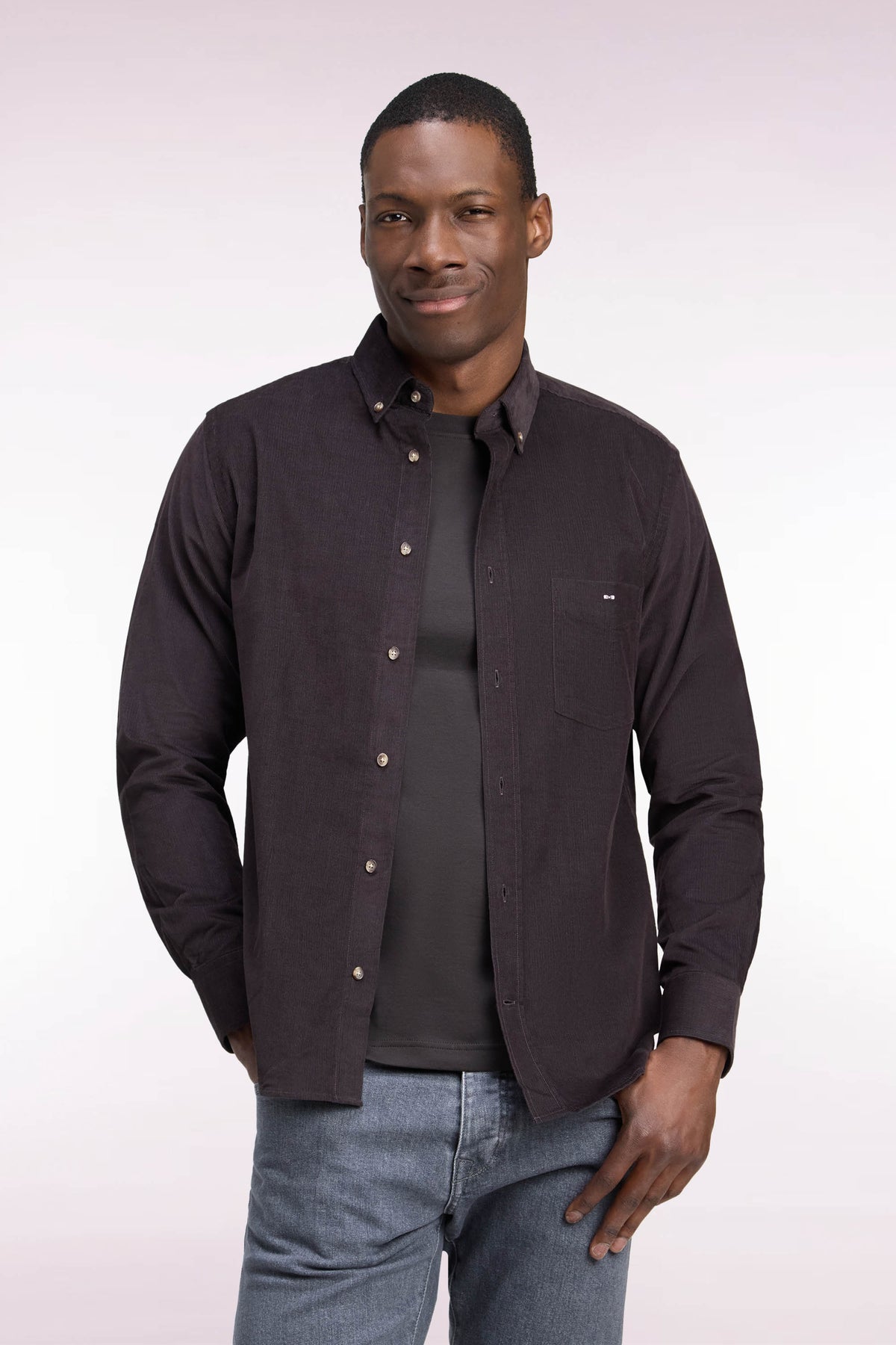 Chemise en coton côtelé marron coupe droite