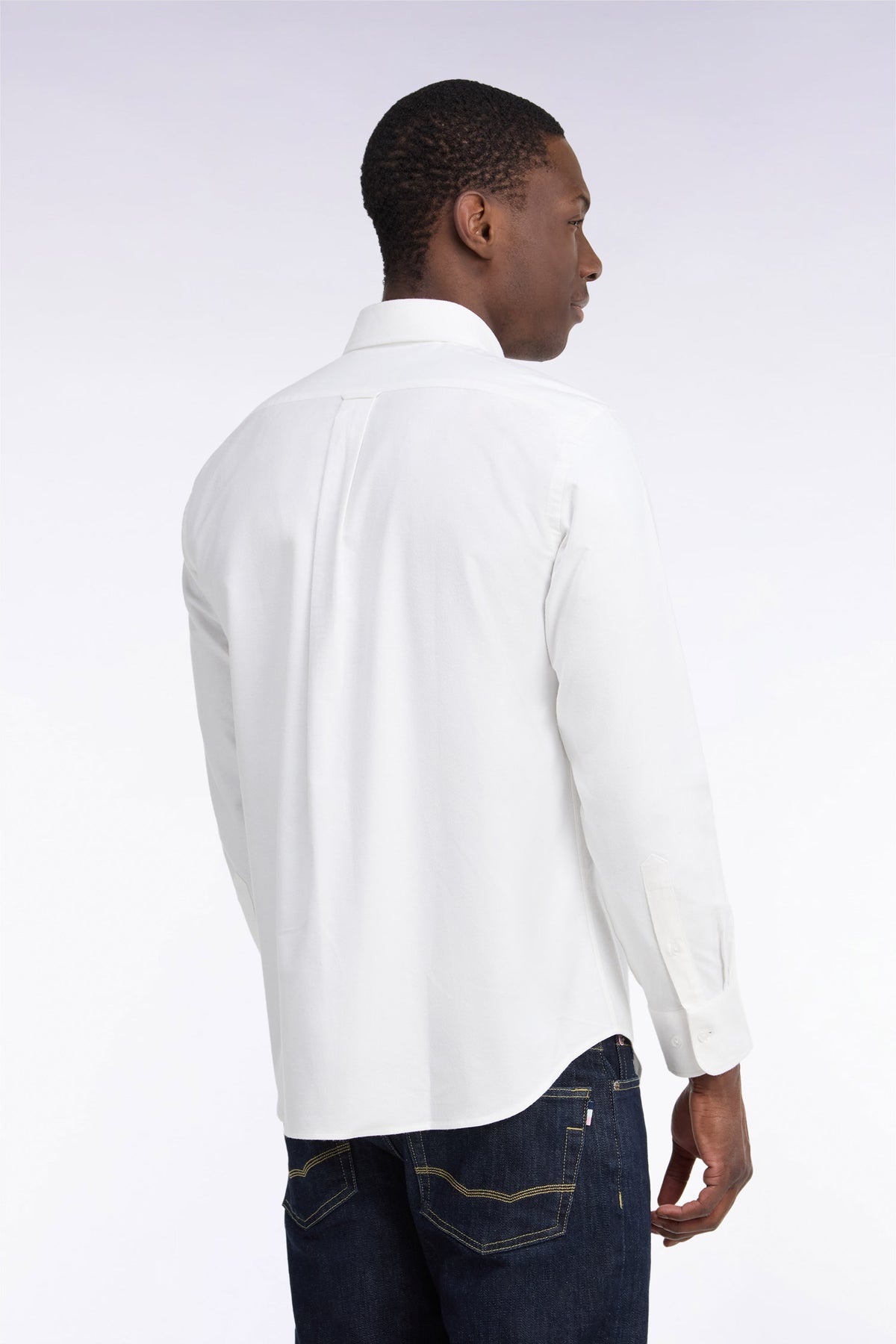 Chemise unie en coton blanc coupe droite