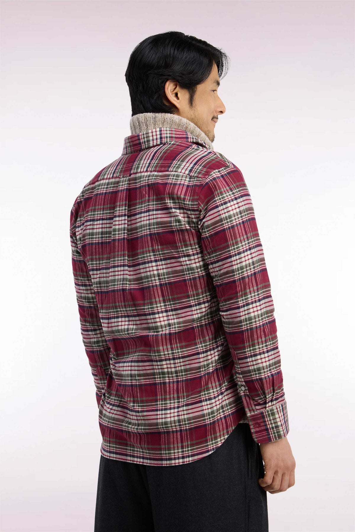 Chemise en flanelle de coton rouge à carreaux coupe droite