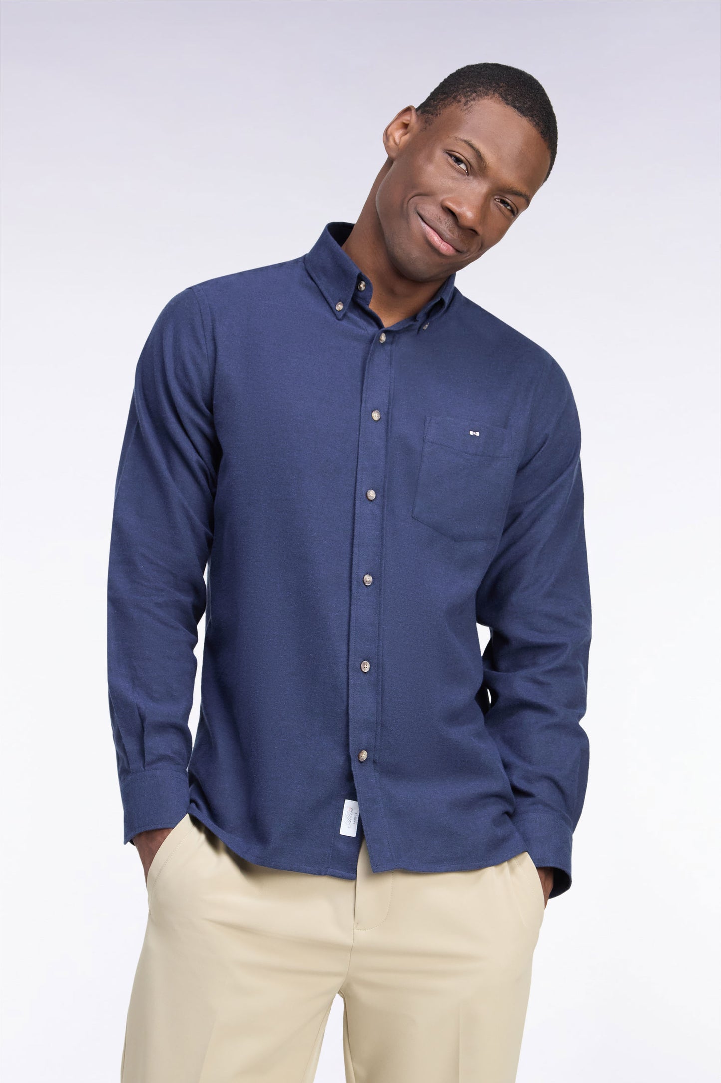 Chemise unie en coton marine coupe droite