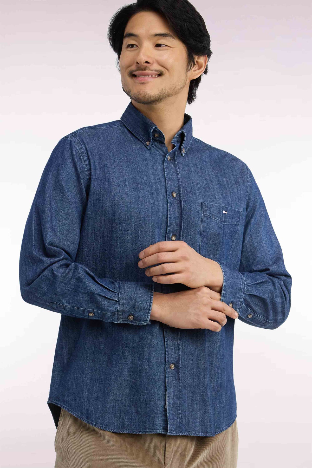 Chemise en coton denim brut coupe droite