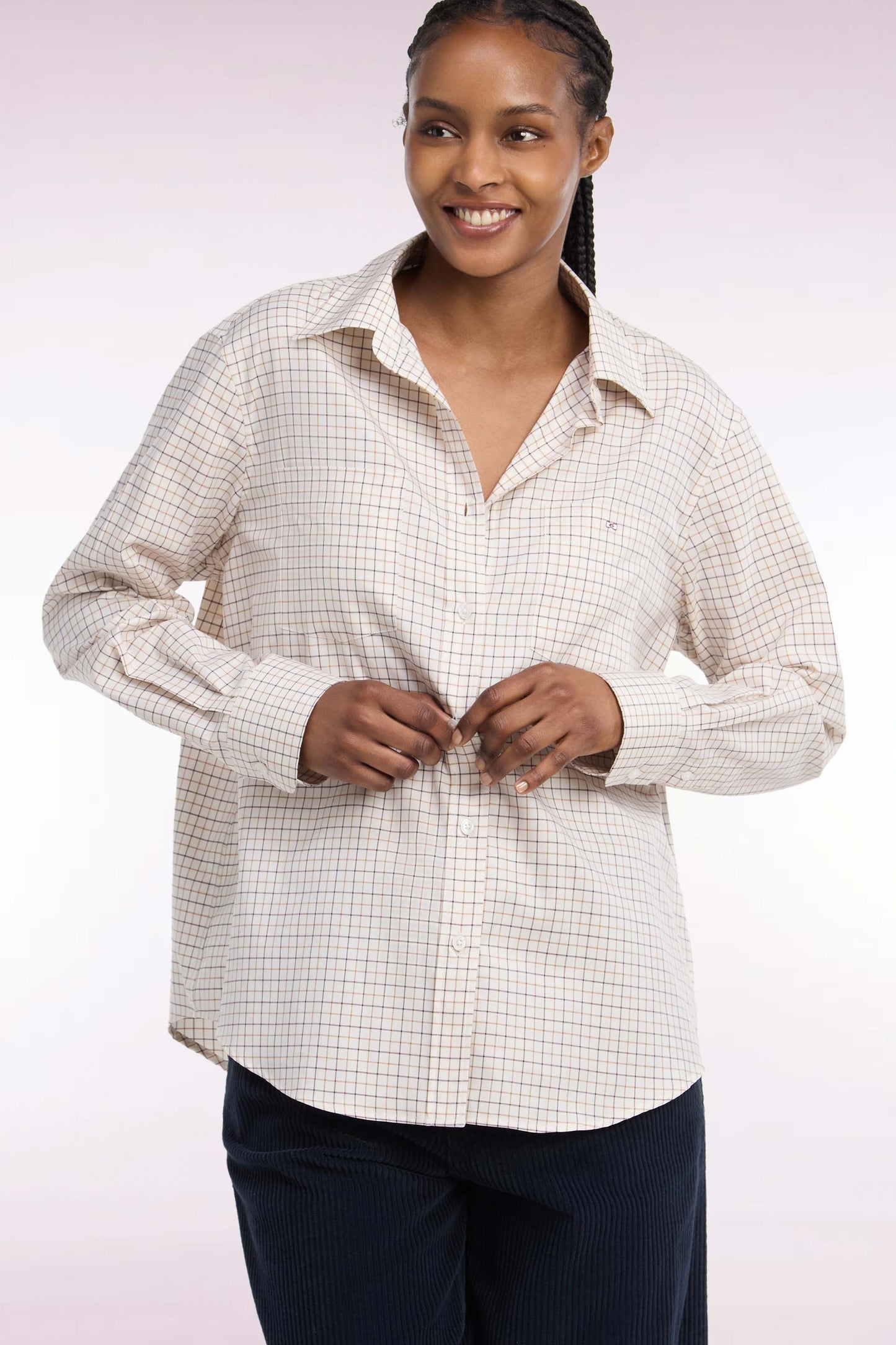 Chemise en coton écru à carreaux moutarde et marine coupe décontractée