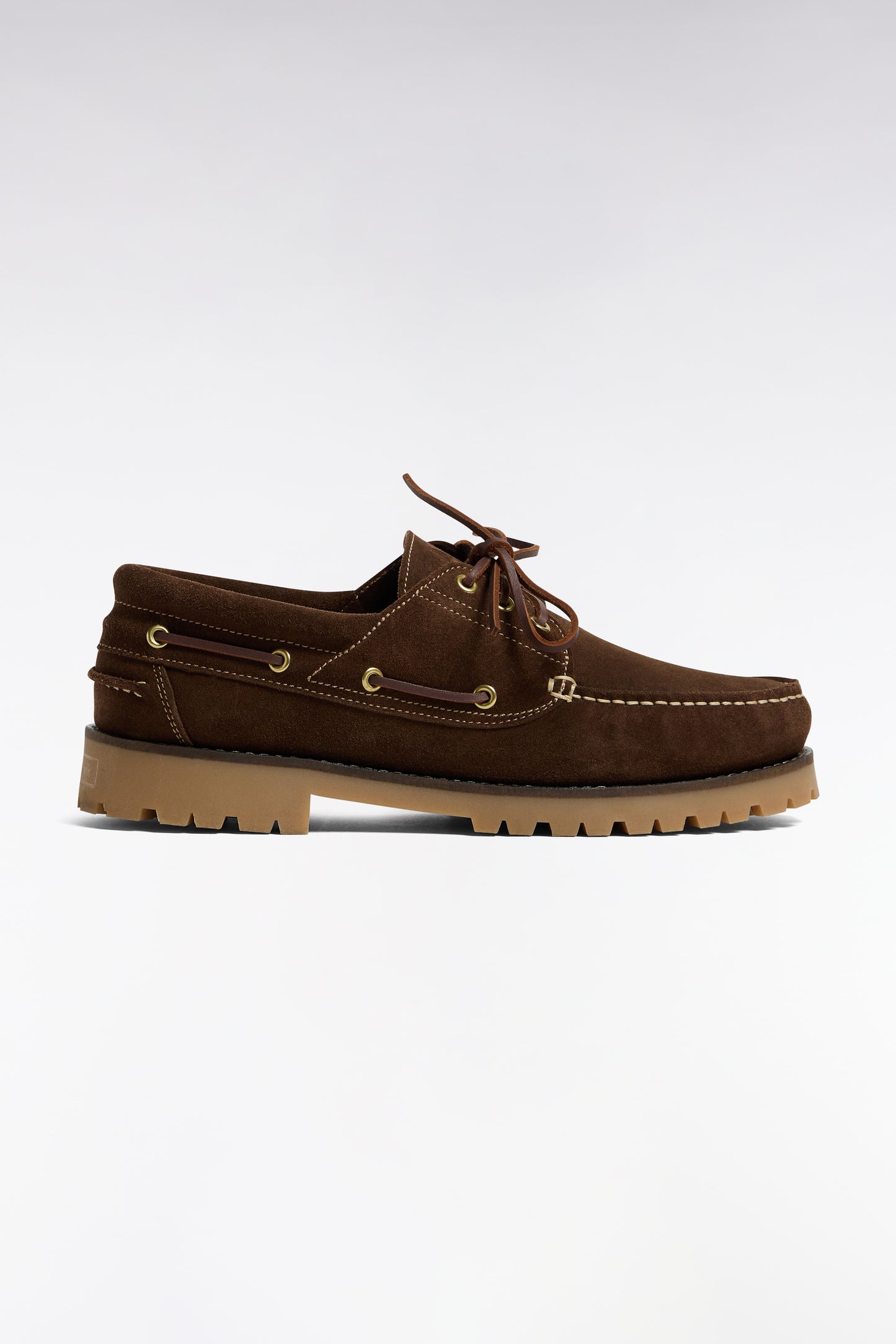 Chaussures bateau en cuir suédé marron