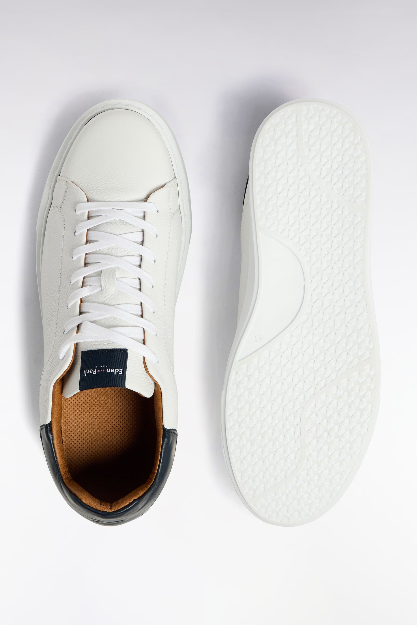 Baskets en cuir grainé blanc