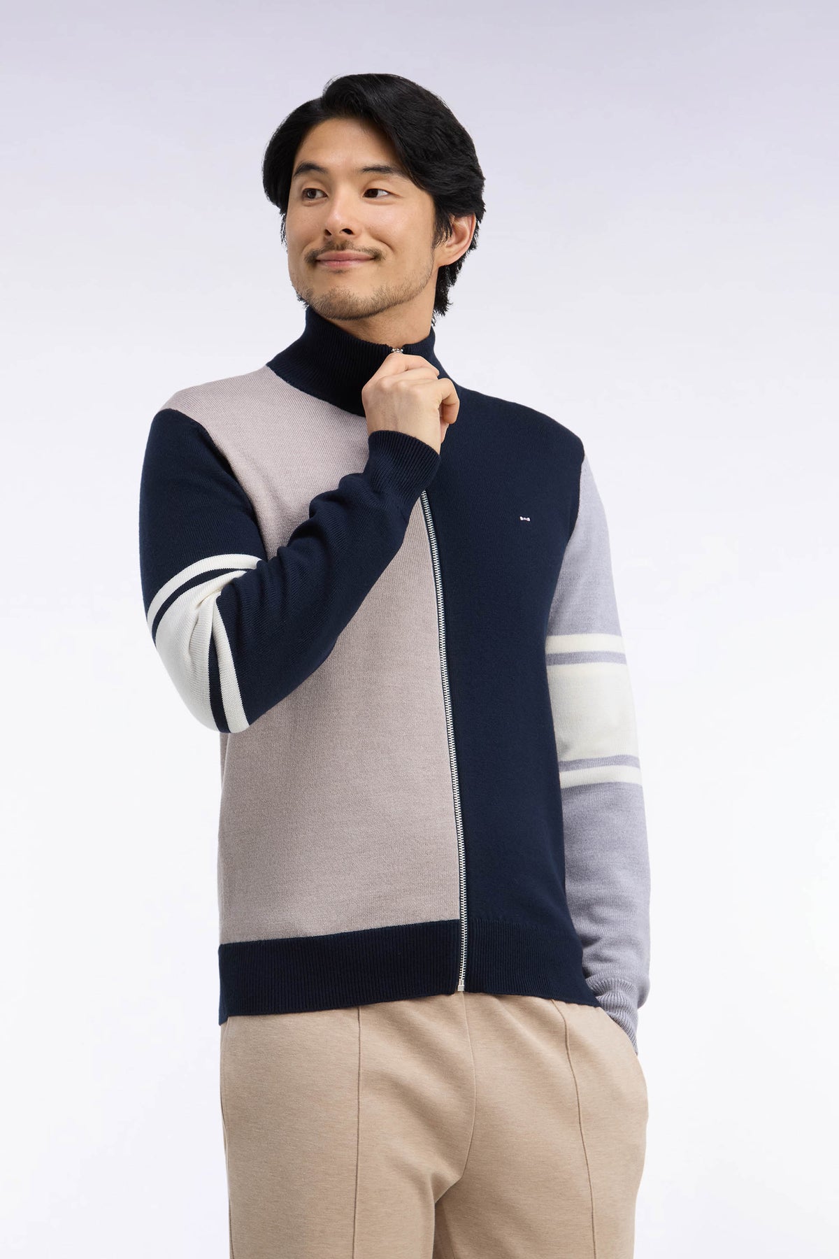 Cardigan zippé en laine mérinos à découpes coupe droite