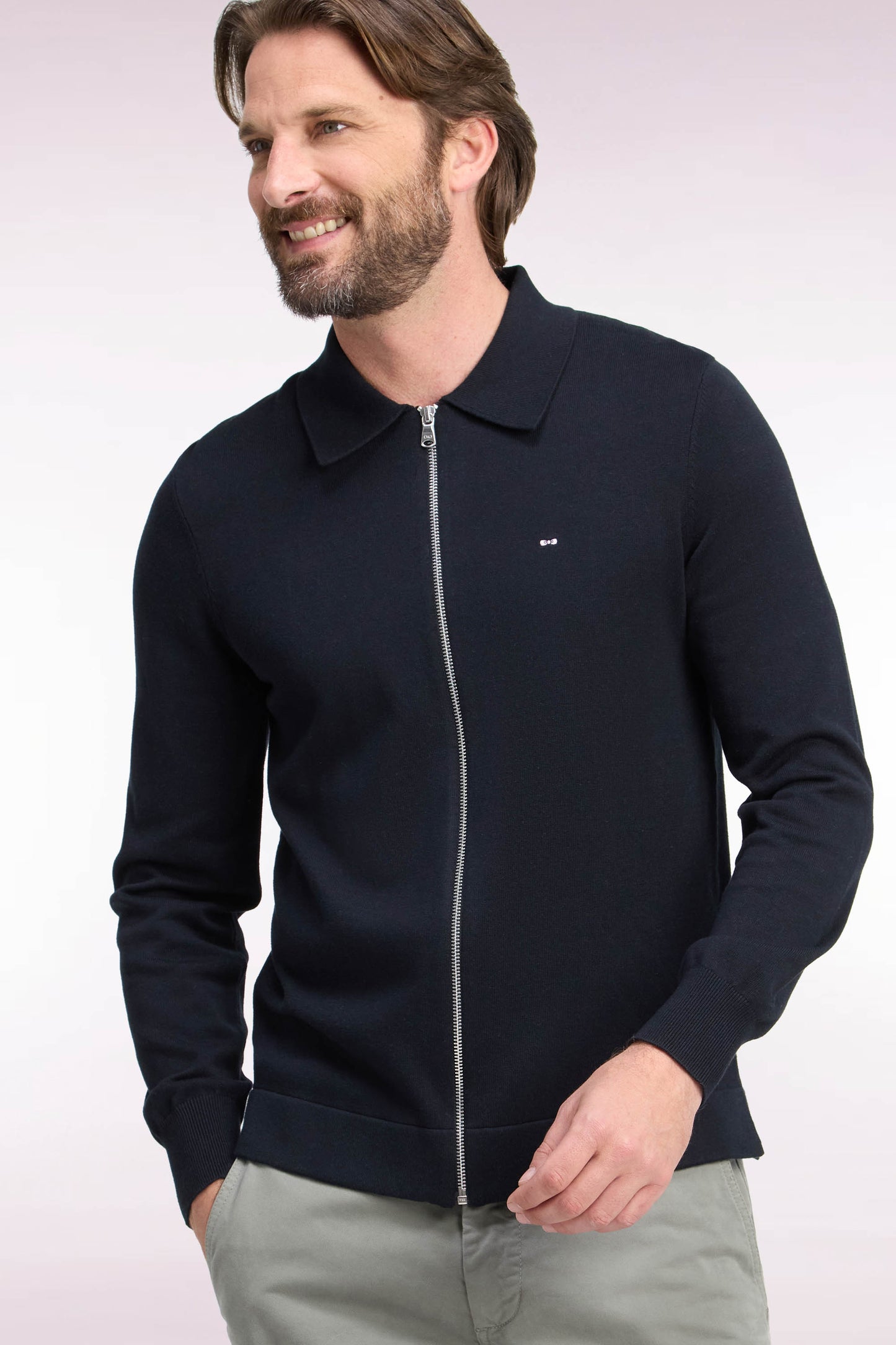 Cardigan zippé en coton et viscose noir coupe droite